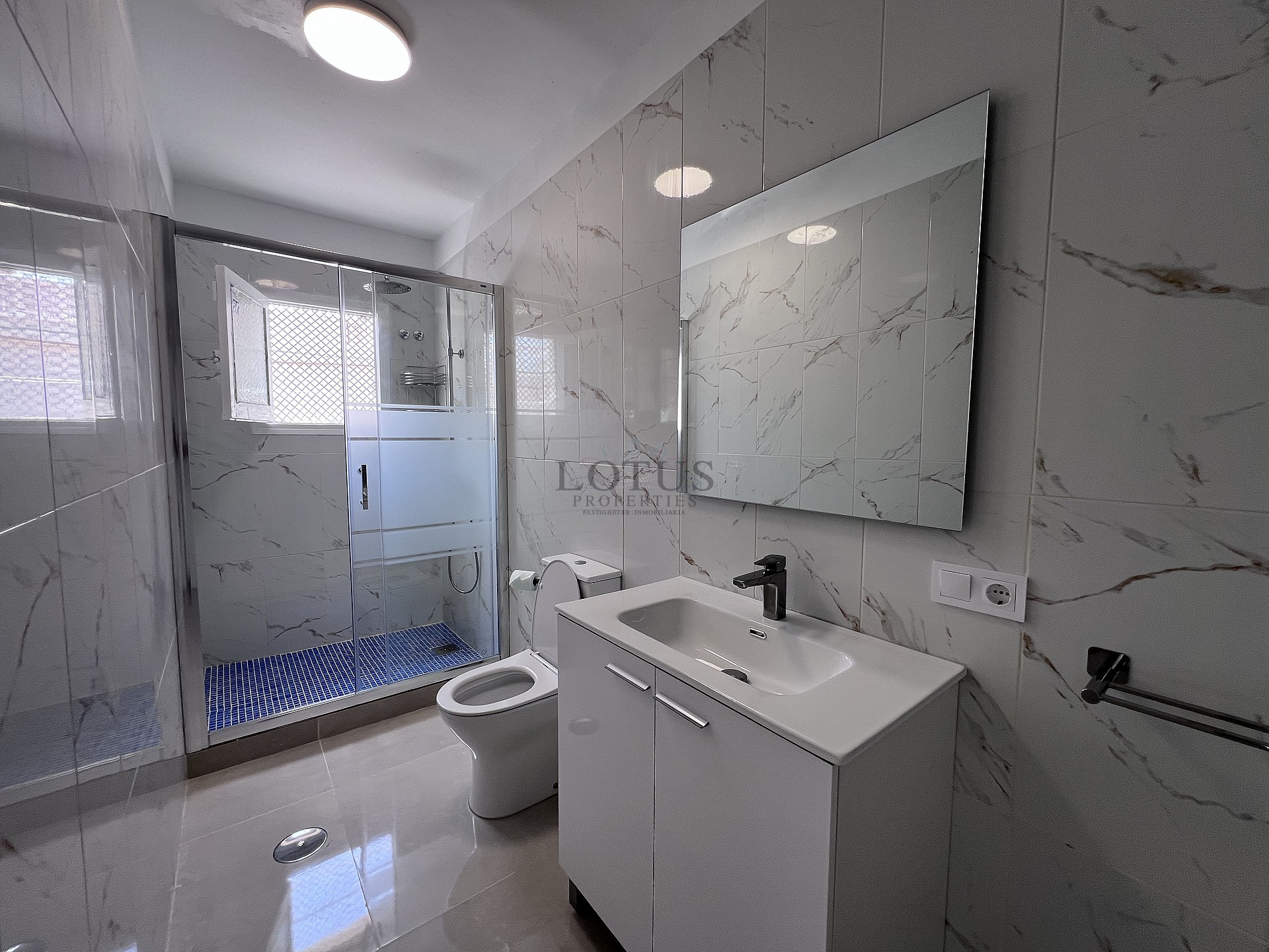 Отремонтированный дом, первая линия пляжа Ла Мата - Lotus Properties