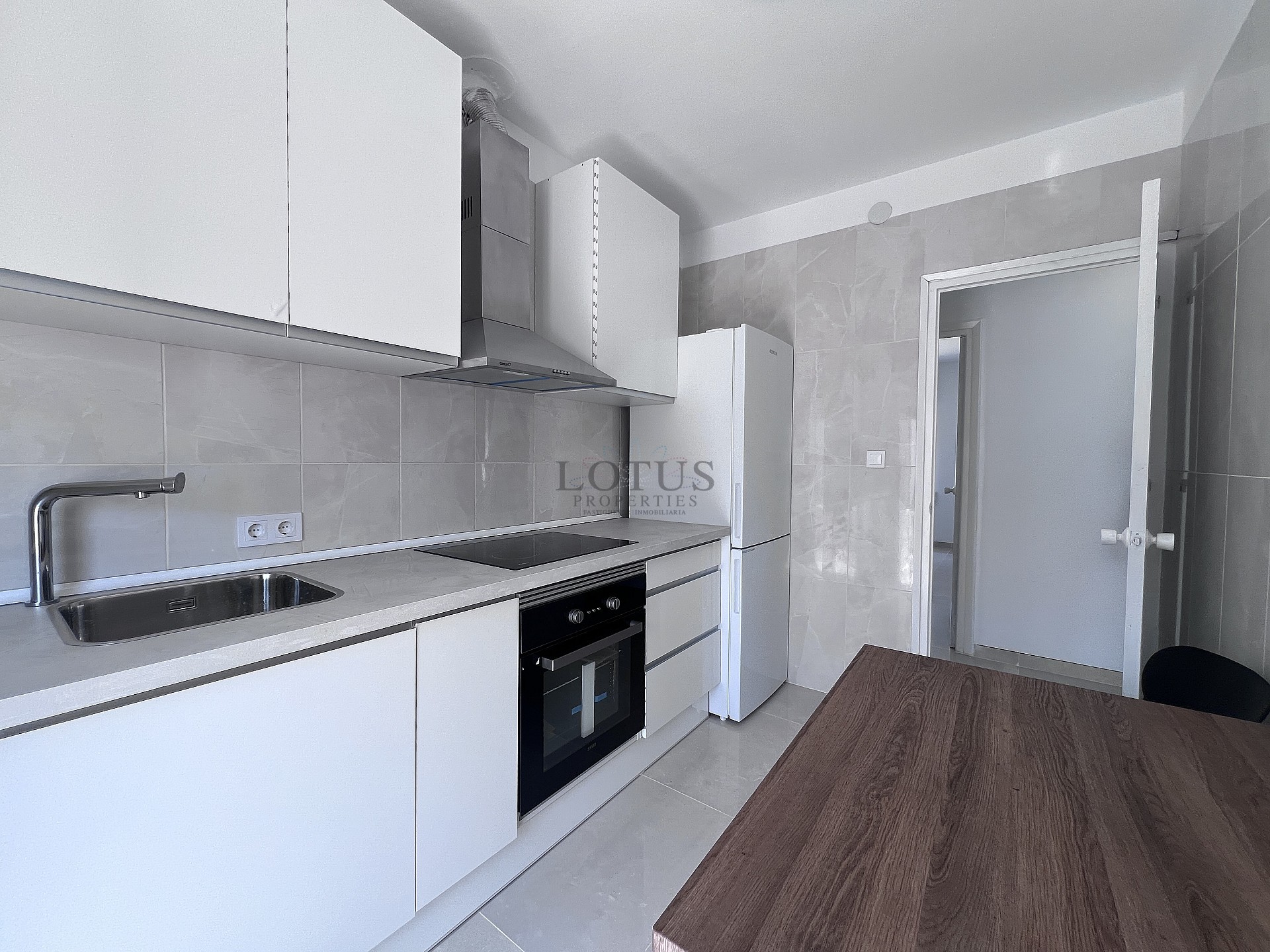 Отремонтированный дом, первая линия пляжа Ла Мата - Lotus Properties