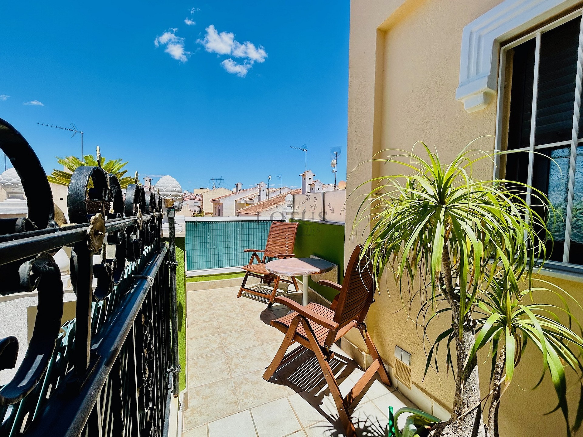 Apartamento con vistas panorámicas en Ciudad Quesada - Lotus Properties