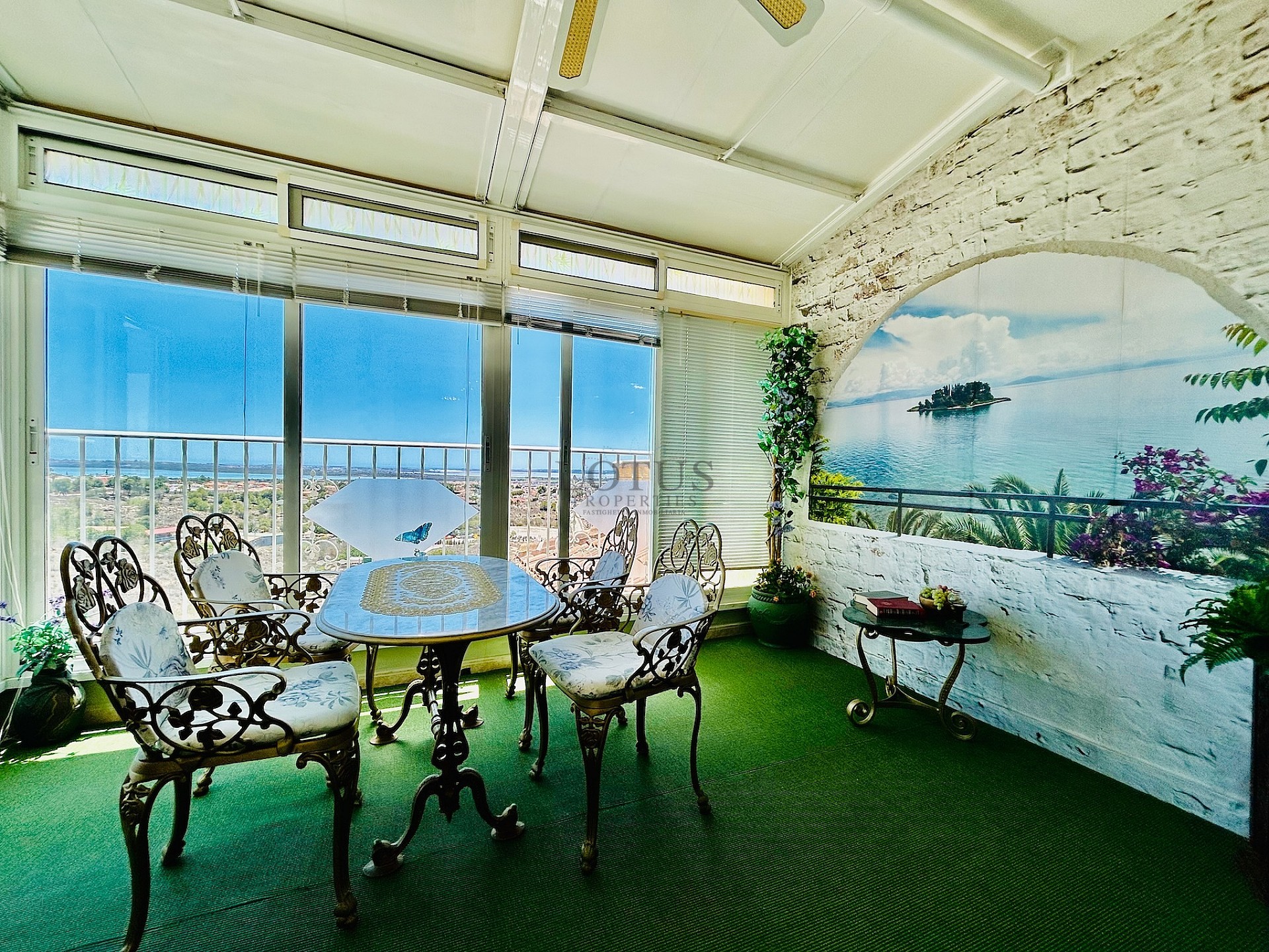 Apartamento con vistas panorámicas en Ciudad Quesada - Lotus Properties