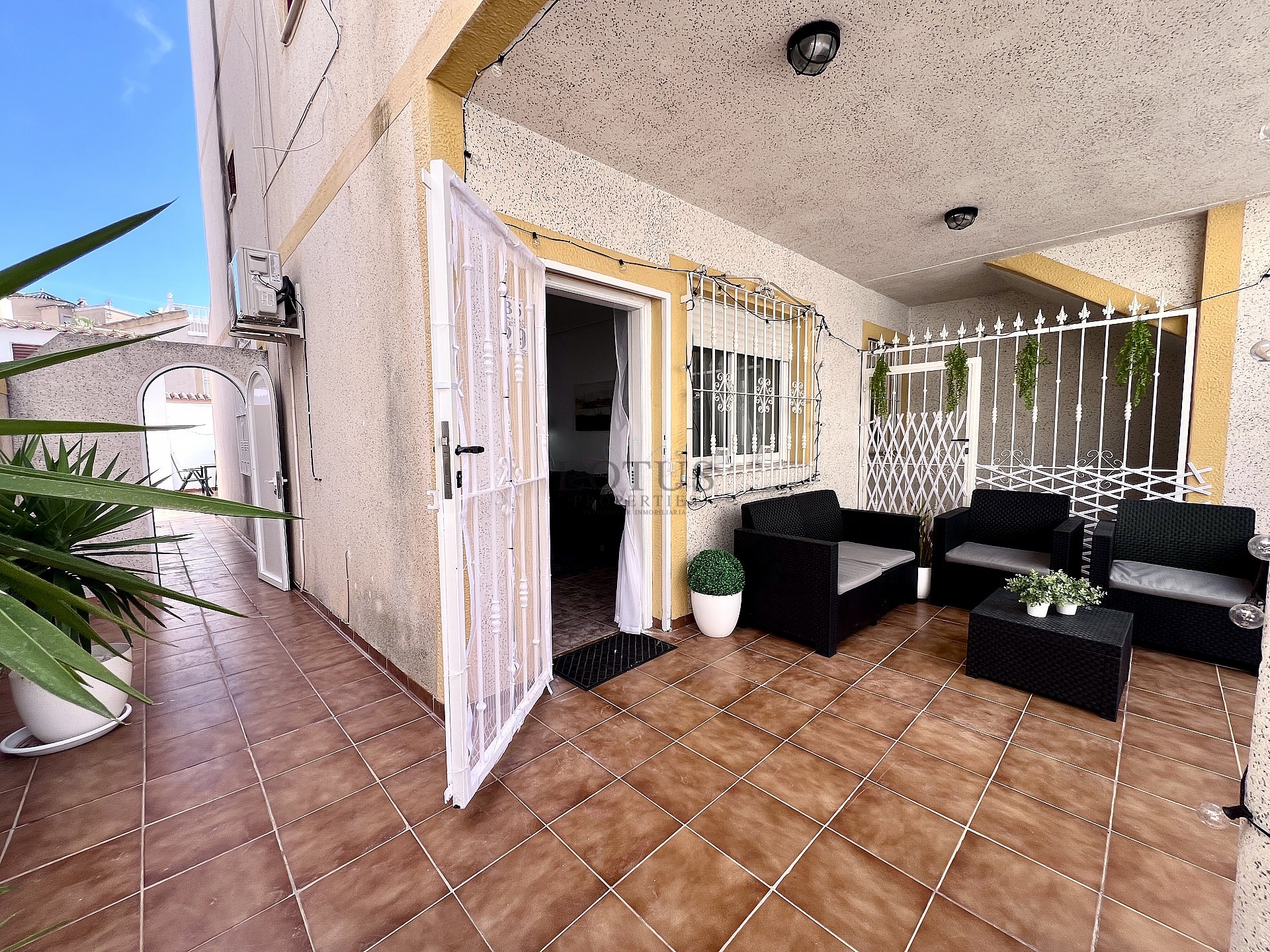 Stunning ground floor semi detached bungalow with garage - Lotus Properties