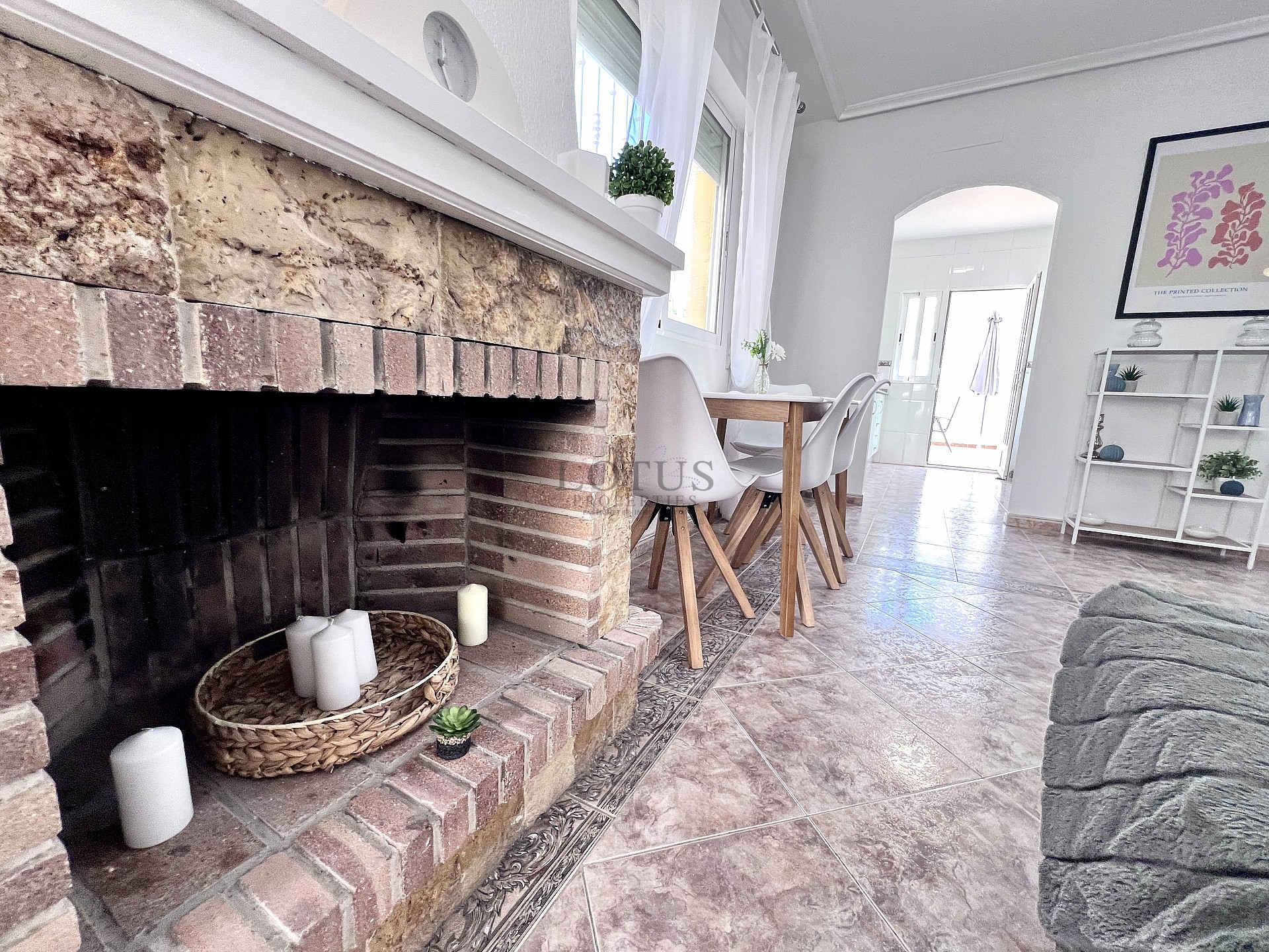 Stunning ground floor semi detached bungalow with garage - Lotus Properties