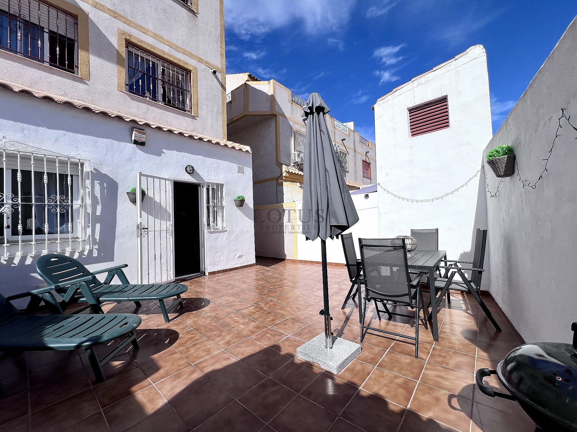 Stunning ground floor semi detached bungalow with garage - Lotus Properties