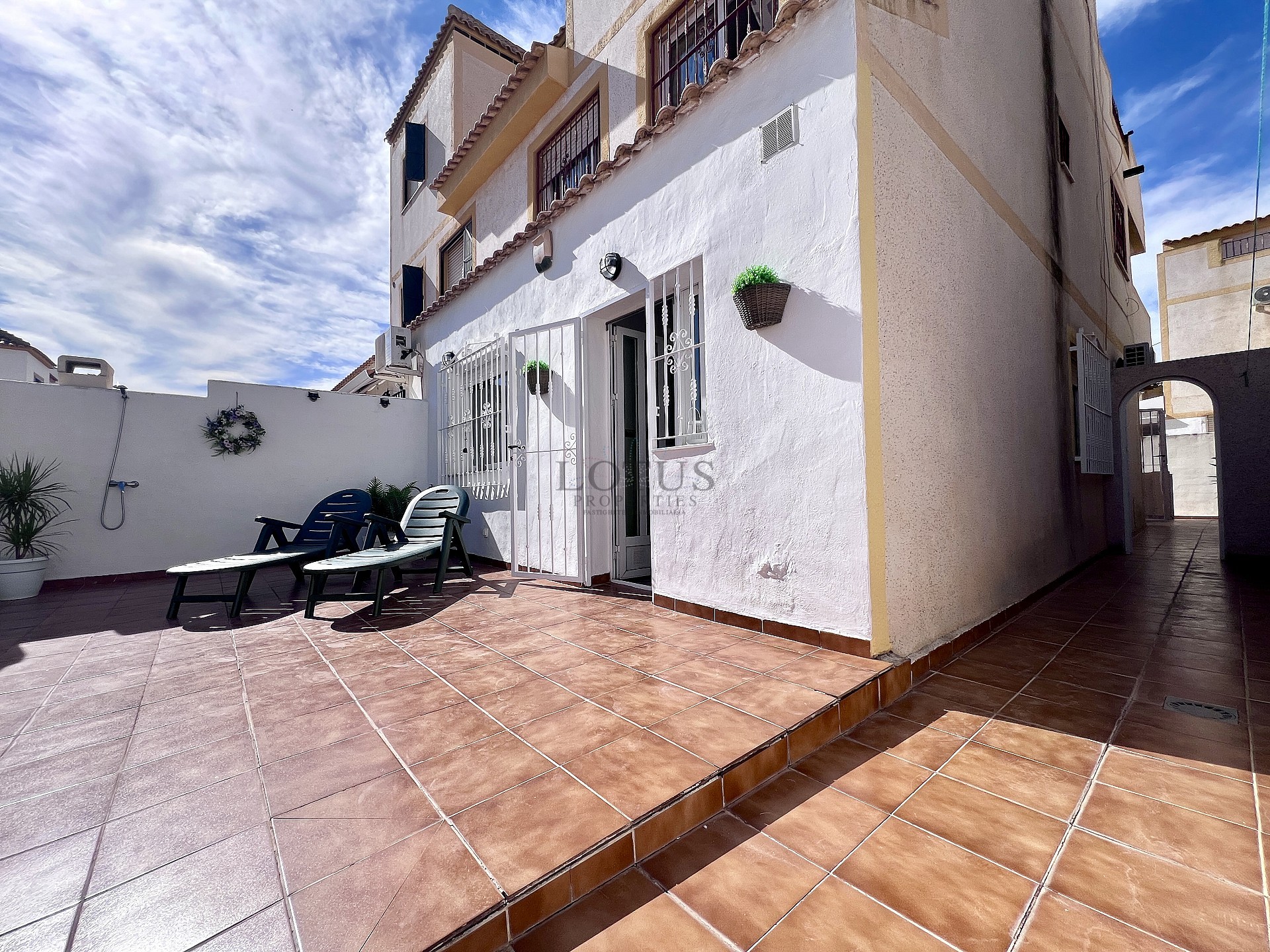 Stunning ground floor semi detached bungalow with garage - Lotus Properties