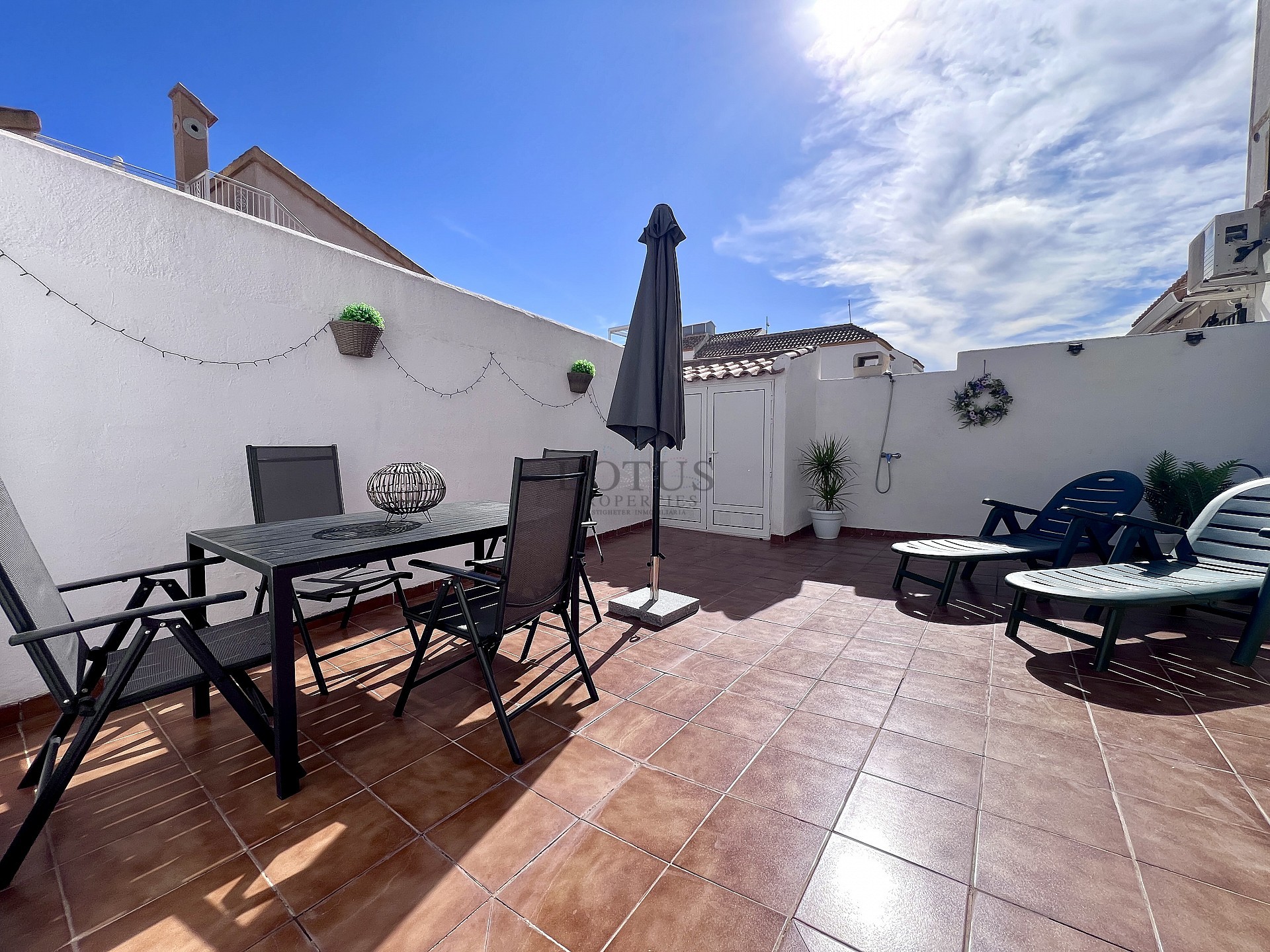 Stunning ground floor semi detached bungalow with garage - Lotus Properties