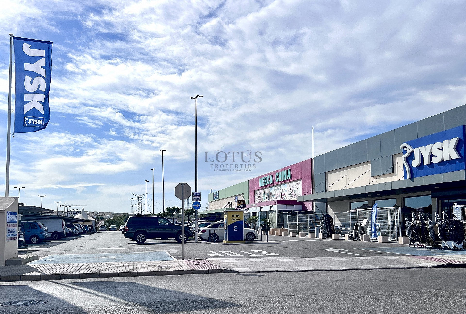 Stunning ground floor semi detached bungalow with garage - Lotus Properties