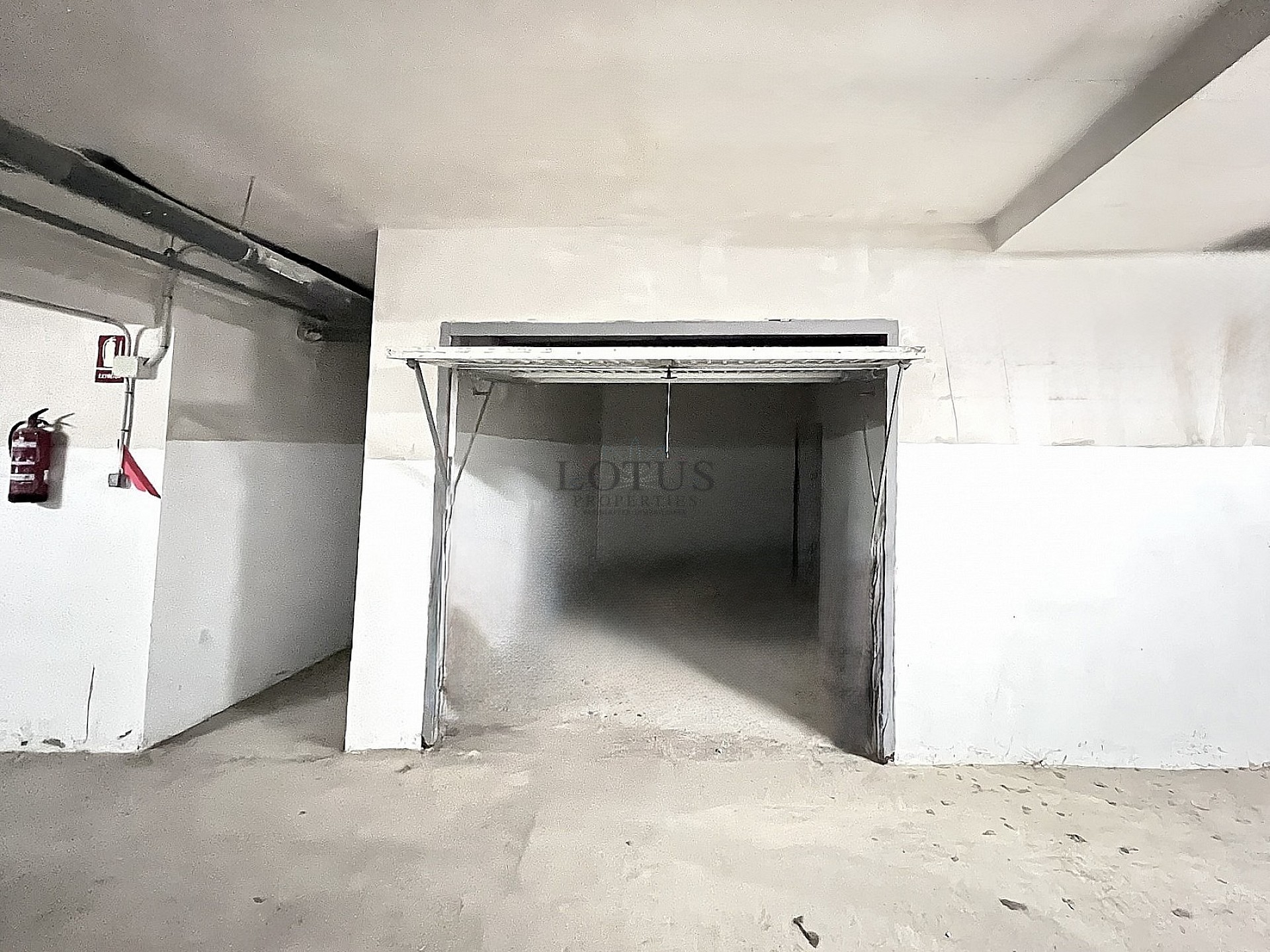 Stunning ground floor semi detached bungalow with garage - Lotus Properties