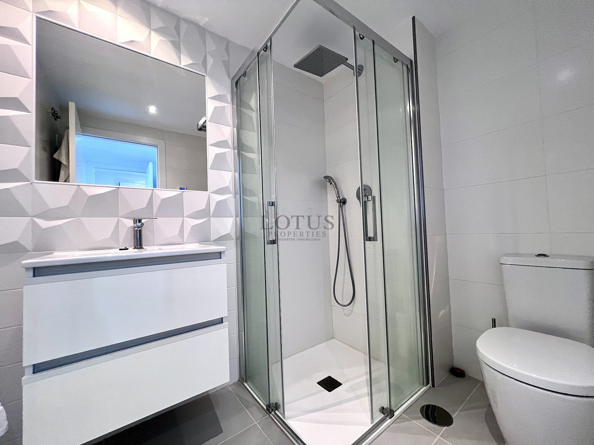 SPECTACULAR PENTHOUSE IN PUNTA PRIMA - Lotus Properties