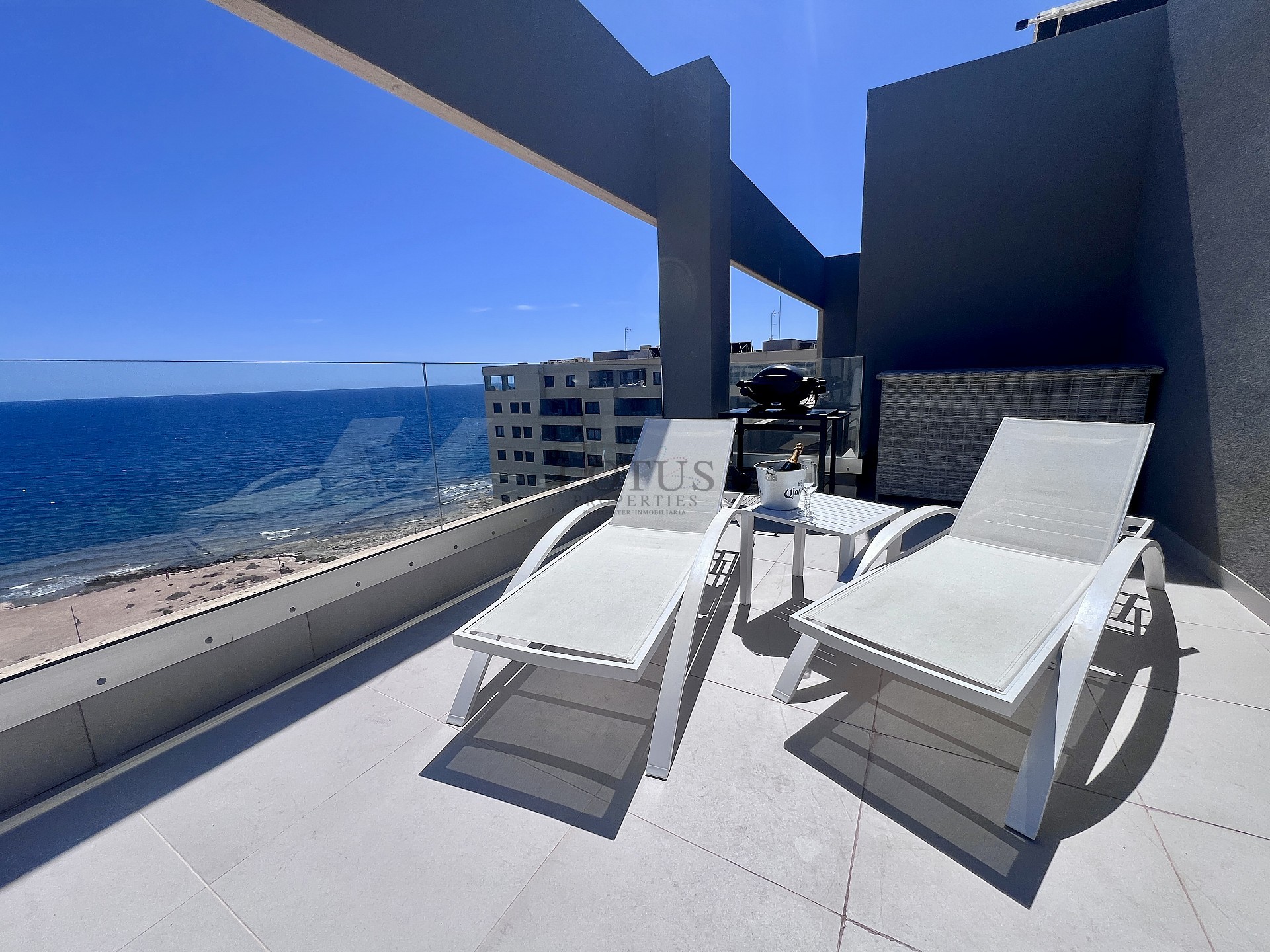 SPECTACULAR PENTHOUSE IN PUNTA PRIMA - Lotus Properties