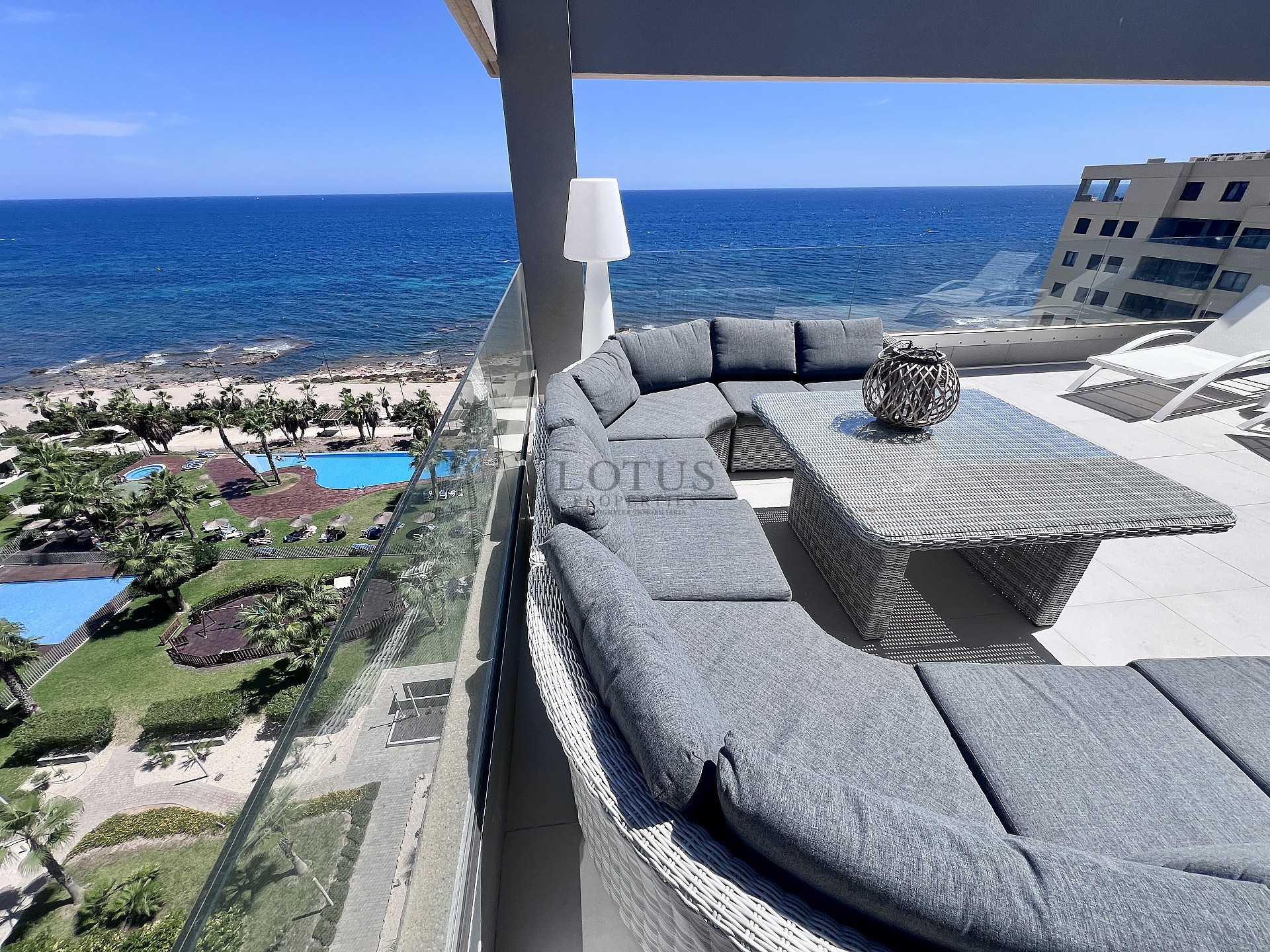 SPECTACULAR PENTHOUSE IN PUNTA PRIMA - Lotus Properties