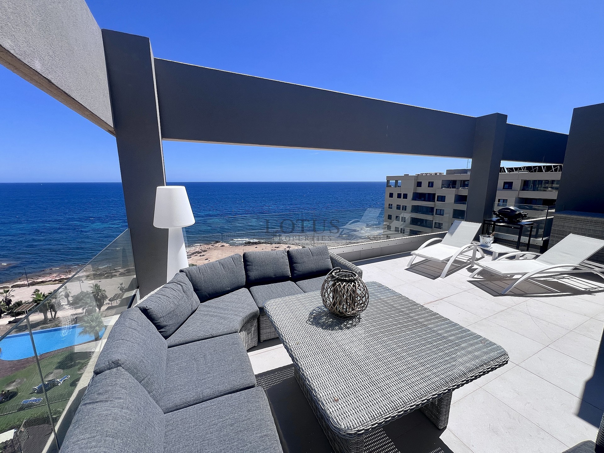 SPECTACULAR PENTHOUSE IN PUNTA PRIMA - Lotus Properties
