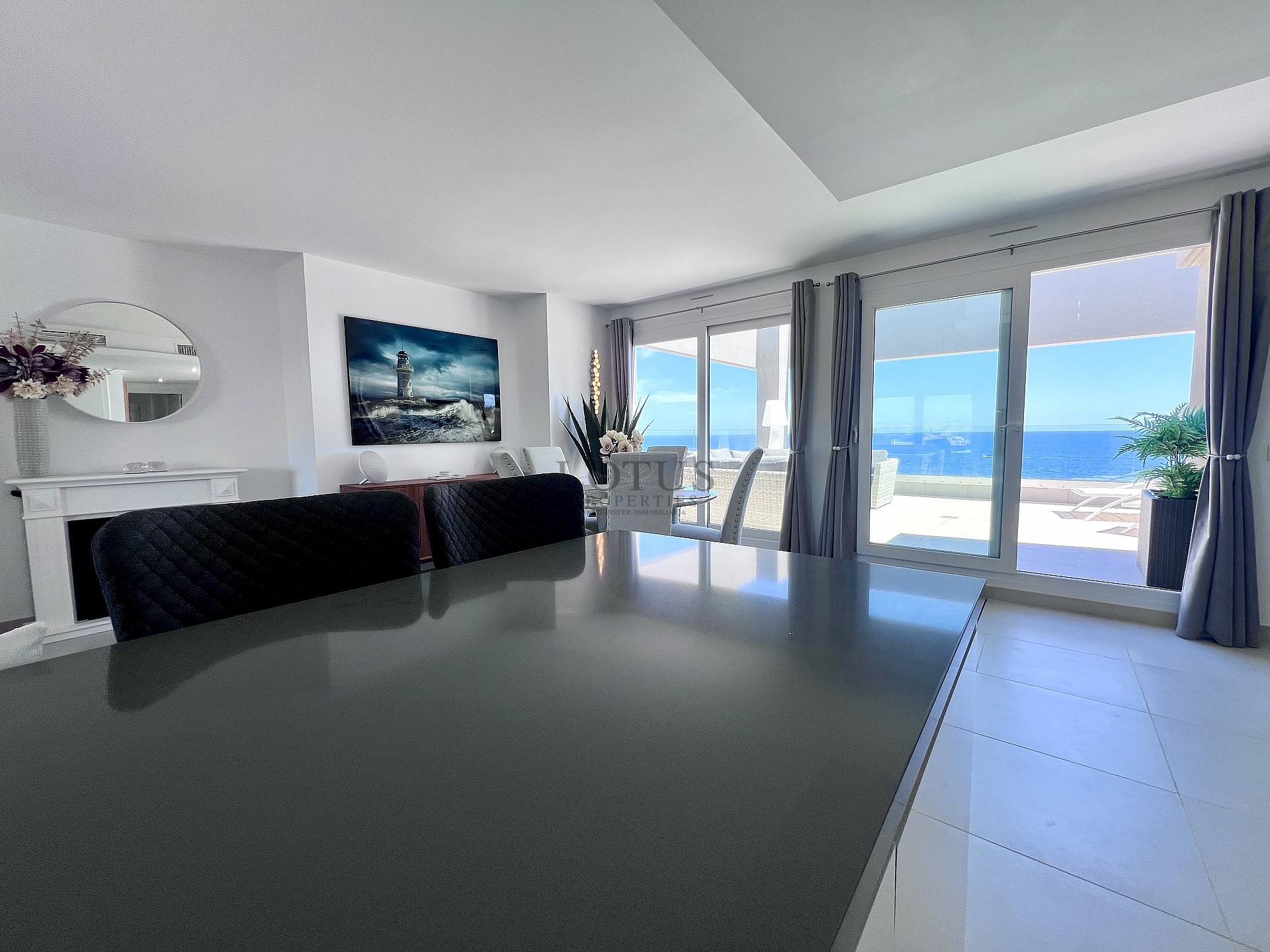 SPECTACULAR PENTHOUSE IN PUNTA PRIMA - Lotus Properties
