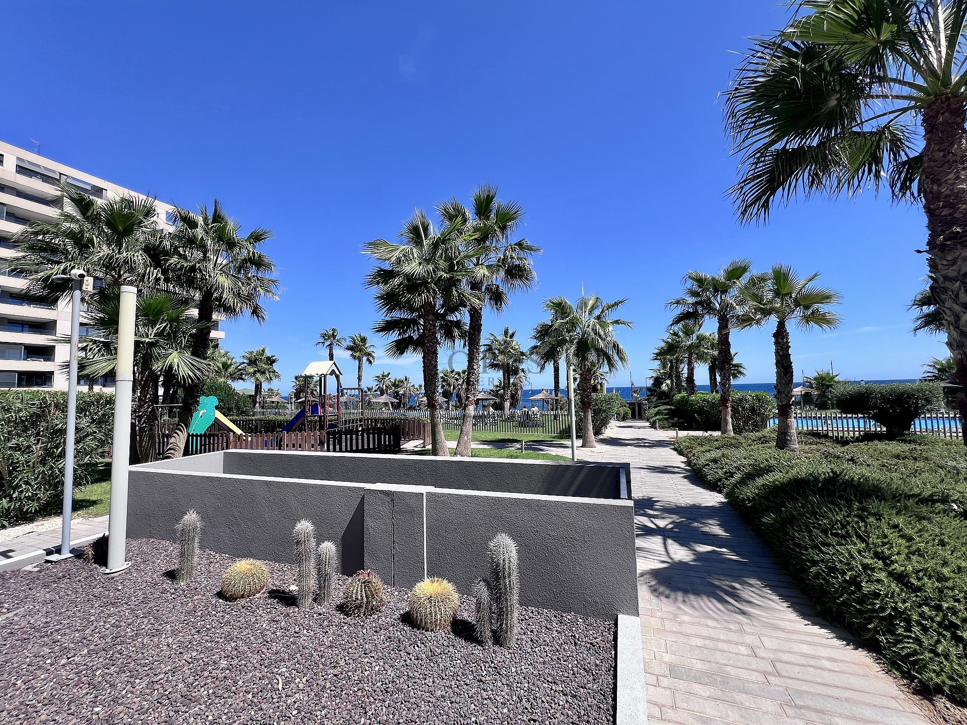 SPECTACULAR PENTHOUSE IN PUNTA PRIMA - Lotus Properties