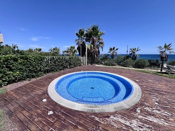 SPECTACULAR PENTHOUSE IN PUNTA PRIMA - Lotus Properties