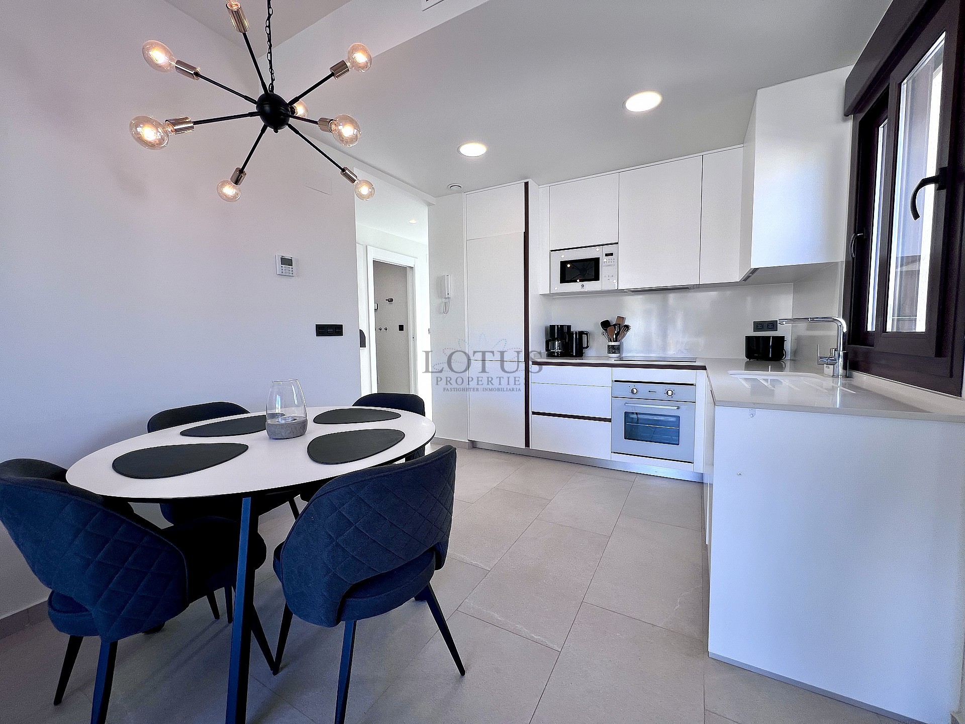 Exclusive 3-bedroom roof bungalow in Los Balcones - Lotus Properties