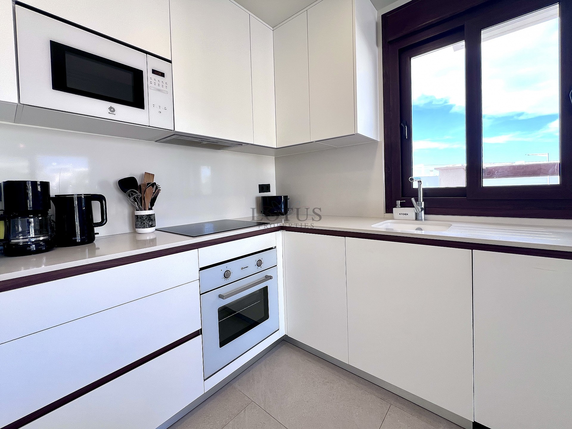 Exclusive 3-bedroom roof bungalow in Los Balcones - Lotus Properties