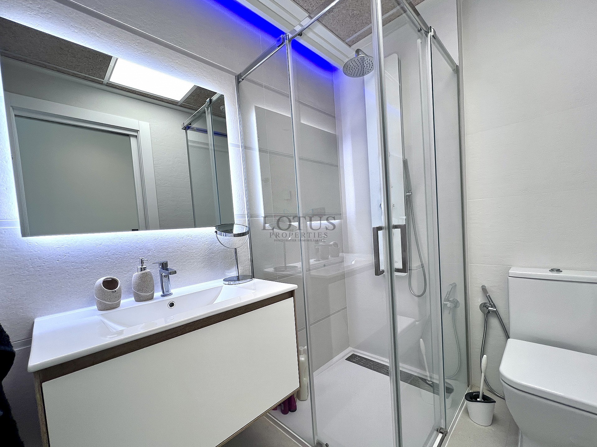 Exclusive 3-bedroom roof bungalow in Los Balcones - Lotus Properties