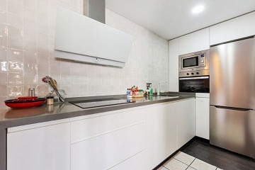 Renovated Apartment with Large Terrace and Close to the Center - Lotus Properties