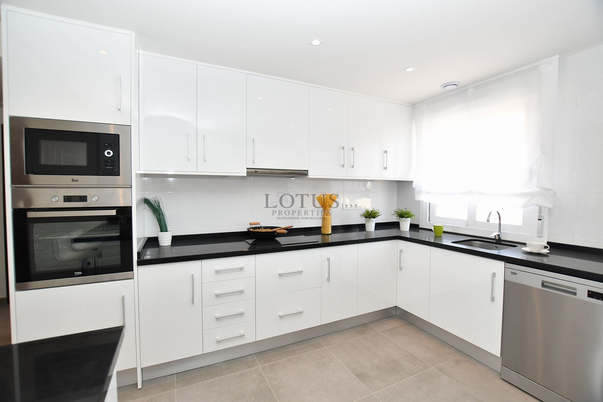 Пентхаус в красивом жилом районе Sol Natura - Lotus Properties