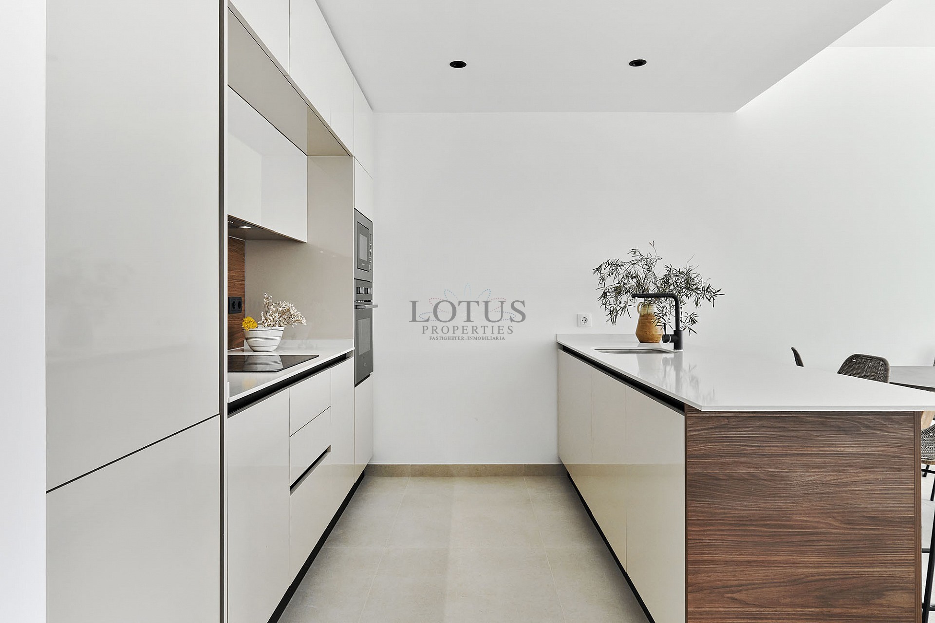Новый средиземноморский курорт в 300 м от моря - Торревьеха - Lotus Properties