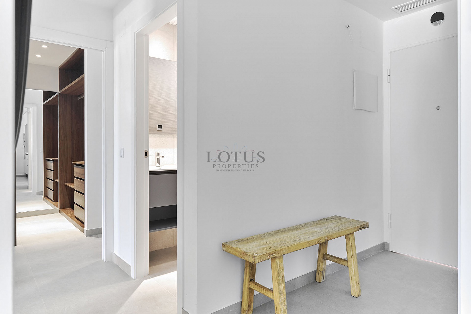 Новый средиземноморский курорт в 300 м от моря - Торревьеха - Lotus Properties