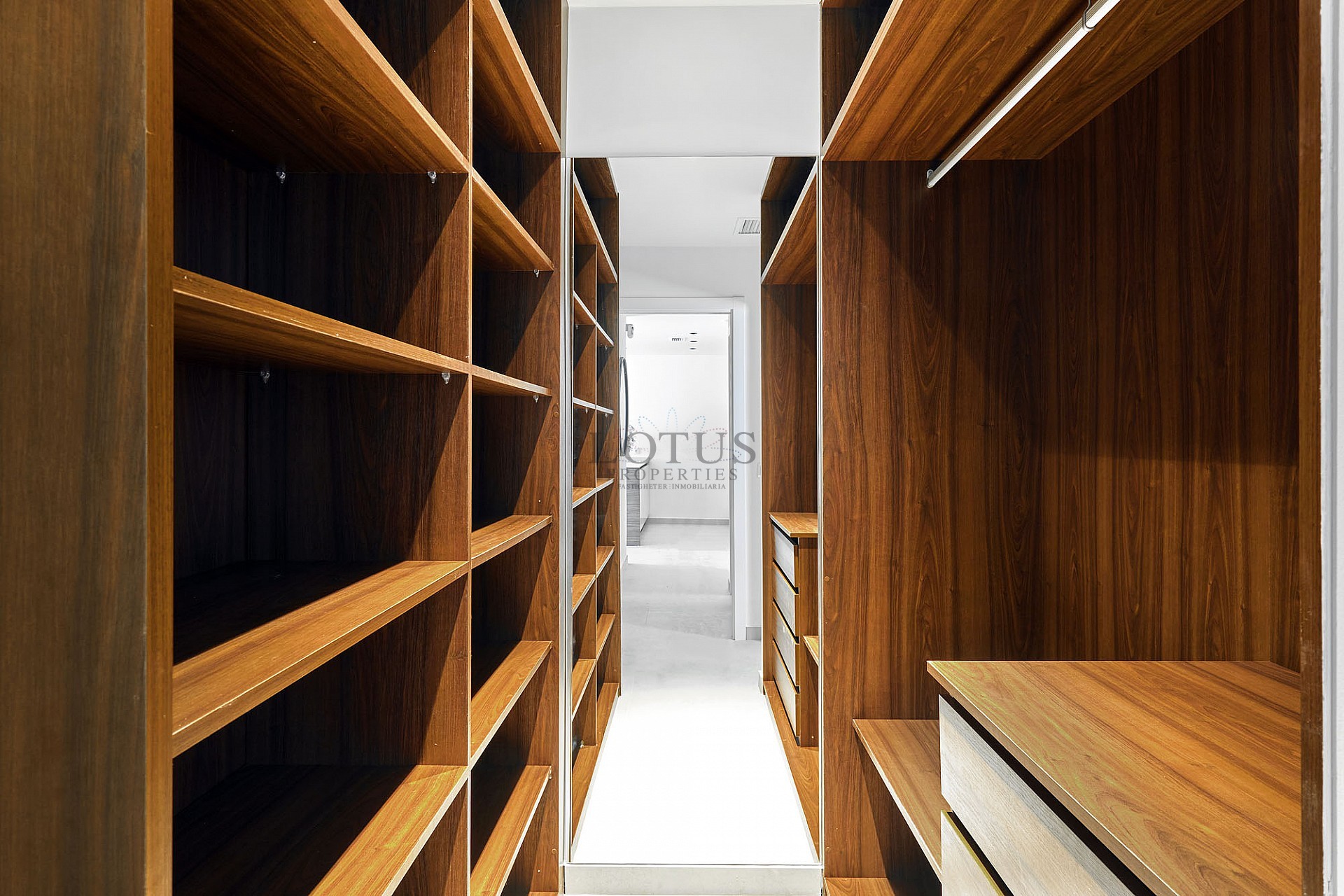 Новый средиземноморский курорт в 300 м от моря - Торревьеха - Lotus Properties