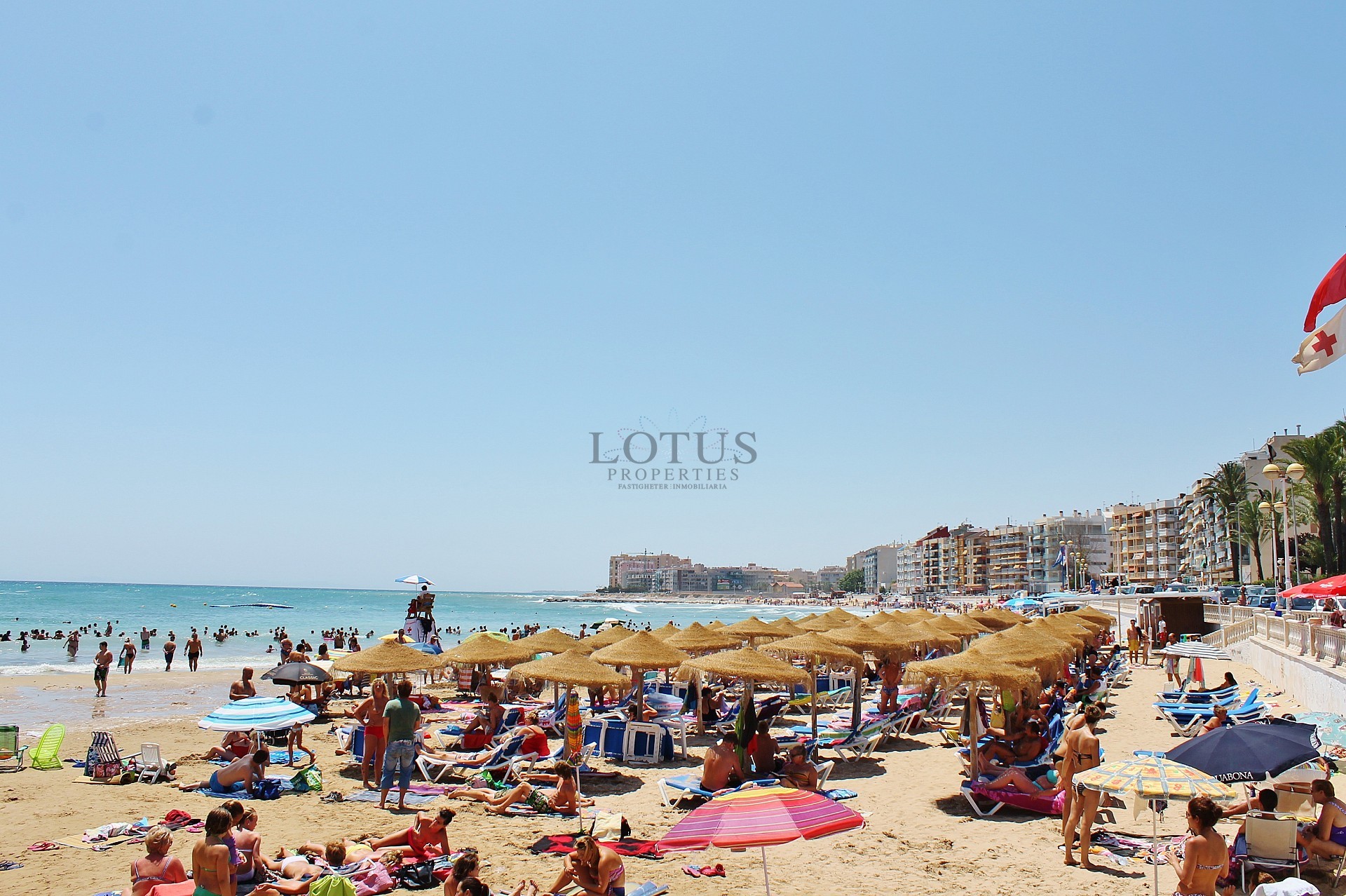 Completely renovated house in Calas Blancas, Torrevieja - Lotus Properties