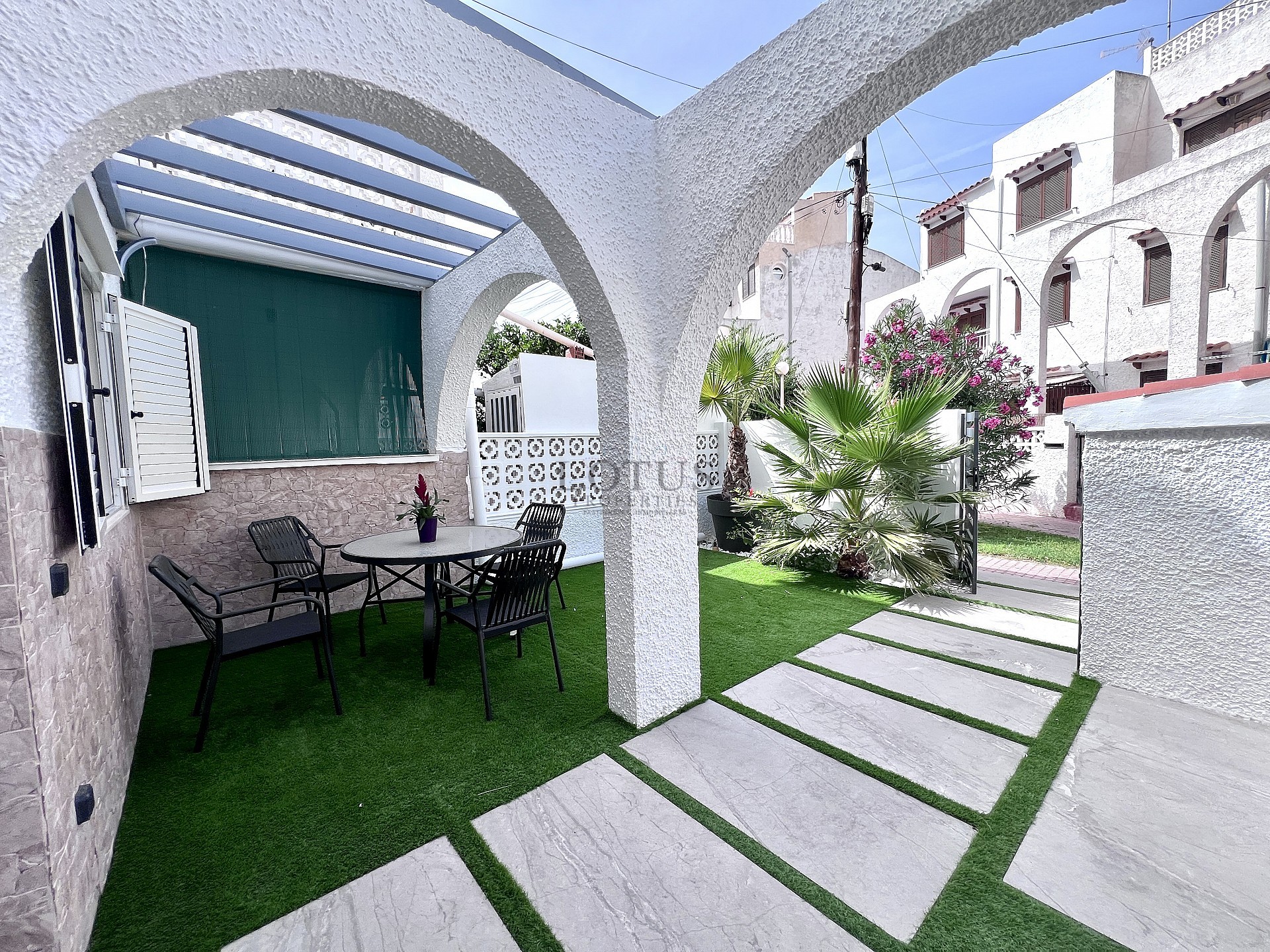 Completely renovated house in Calas Blancas, Torrevieja - Lotus Properties