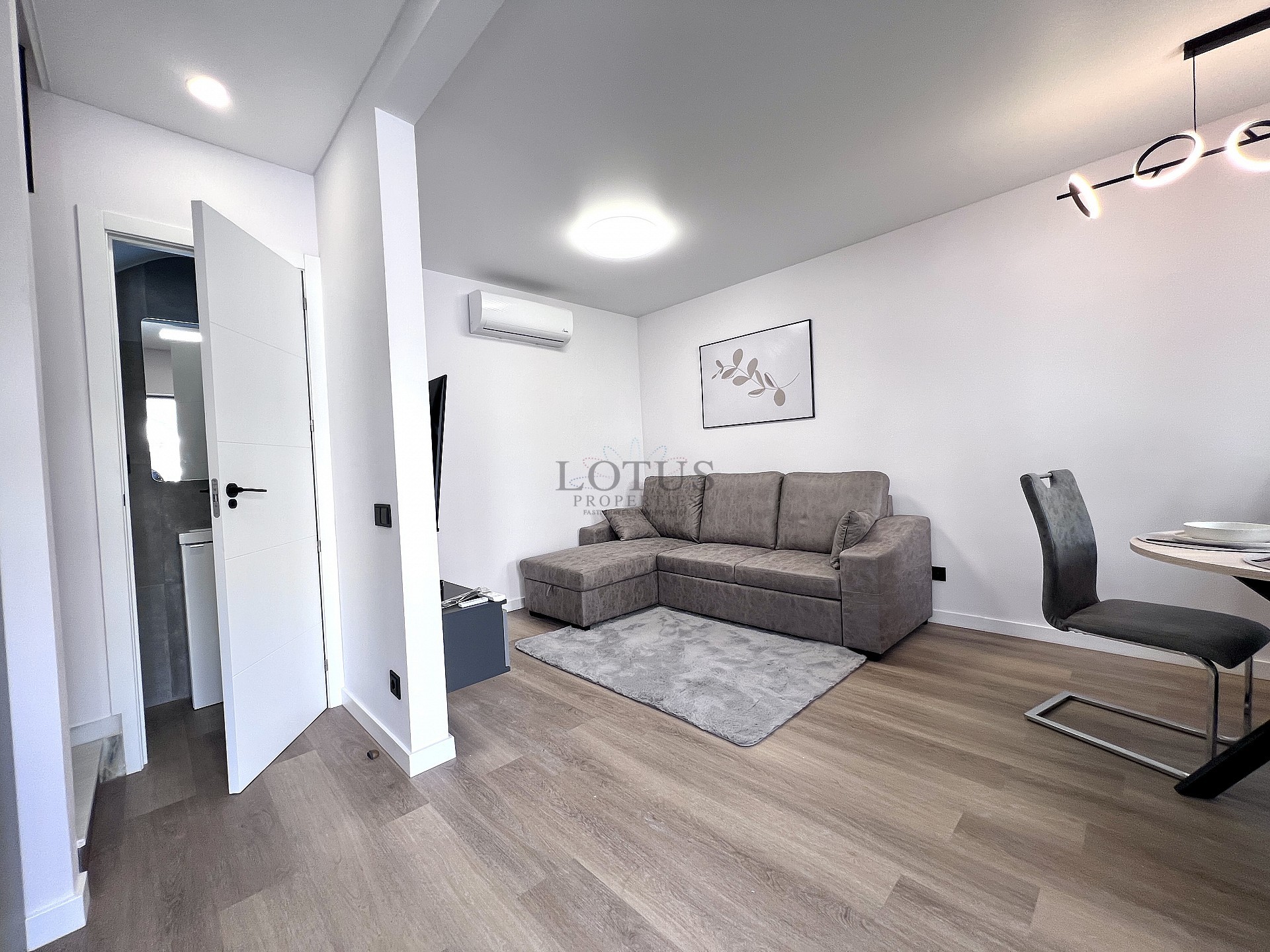 Completely renovated house in Calas Blancas, Torrevieja - Lotus Properties