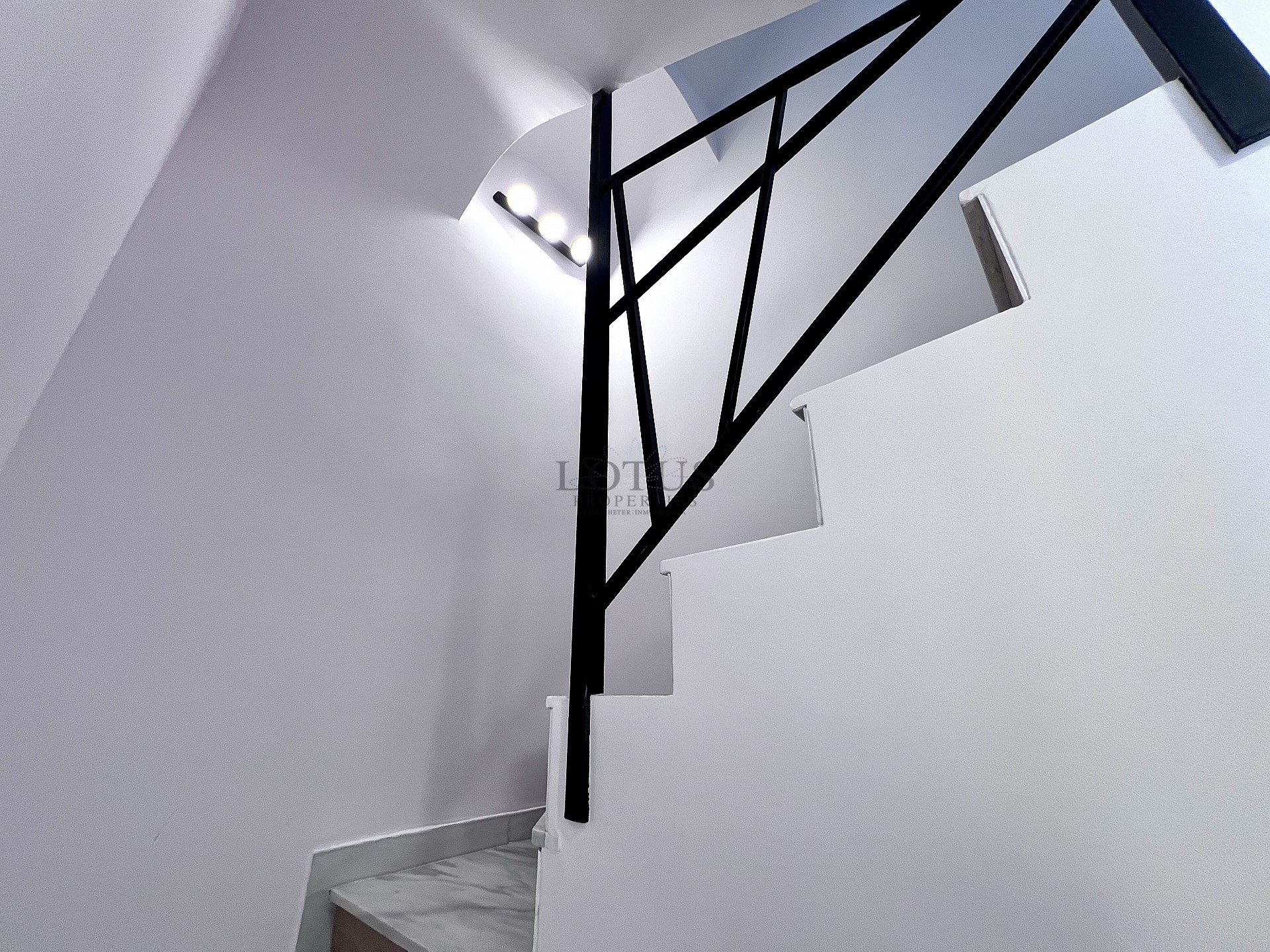 Completely renovated house in Calas Blancas, Torrevieja - Lotus Properties