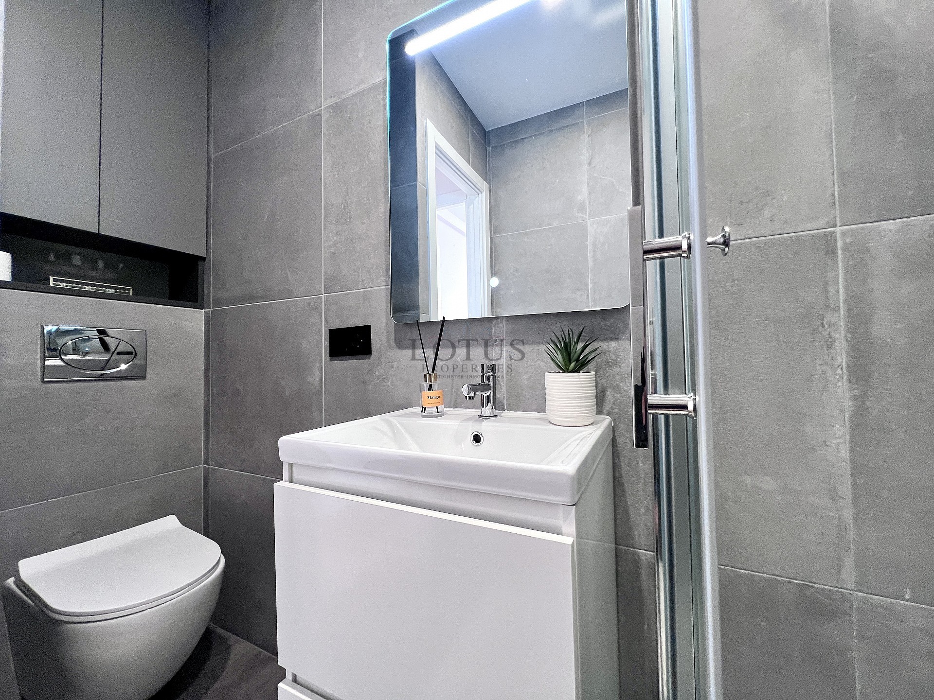 Completely renovated house in Calas Blancas, Torrevieja - Lotus Properties