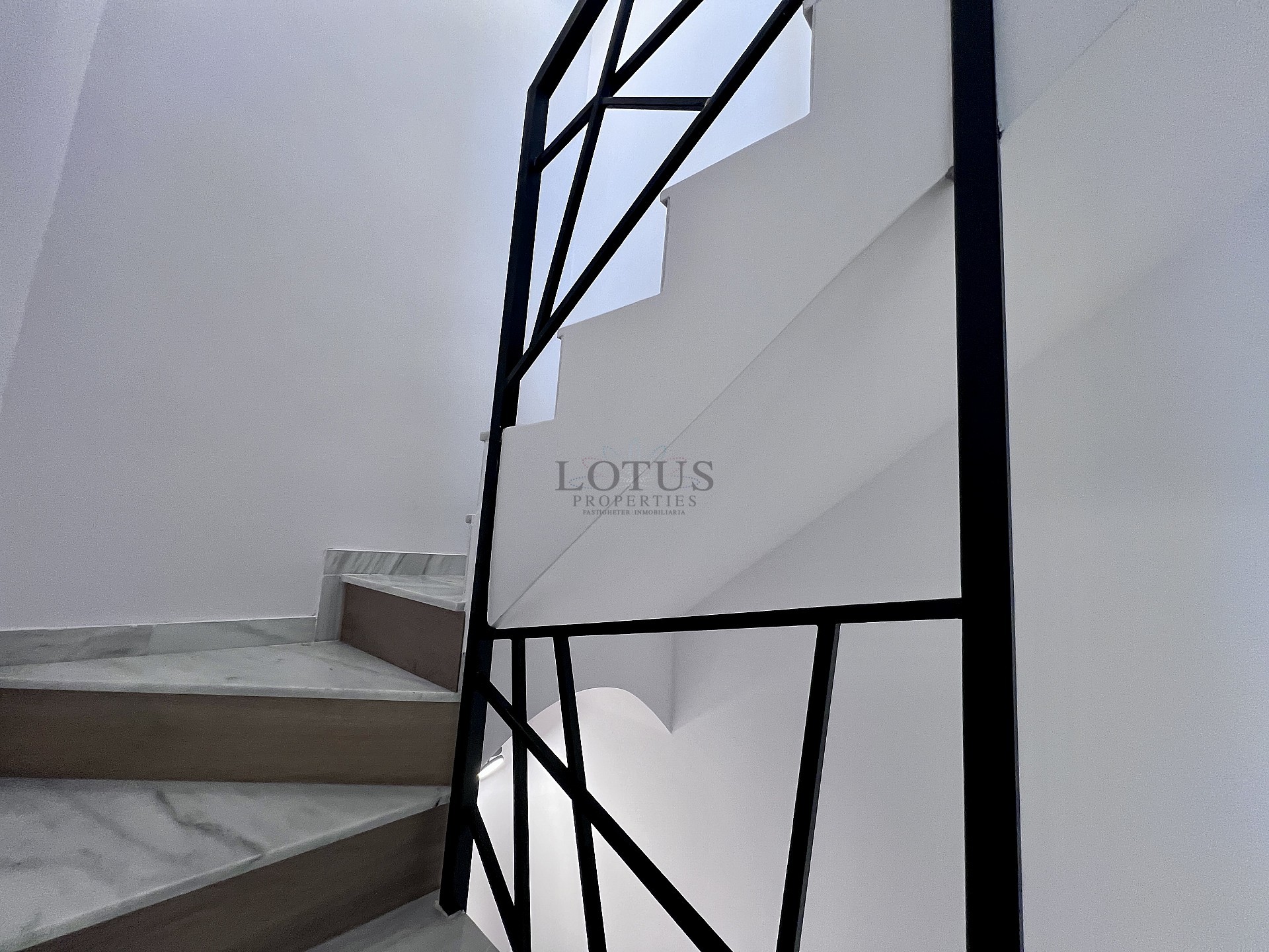 Completely renovated house in Calas Blancas, Torrevieja - Lotus Properties