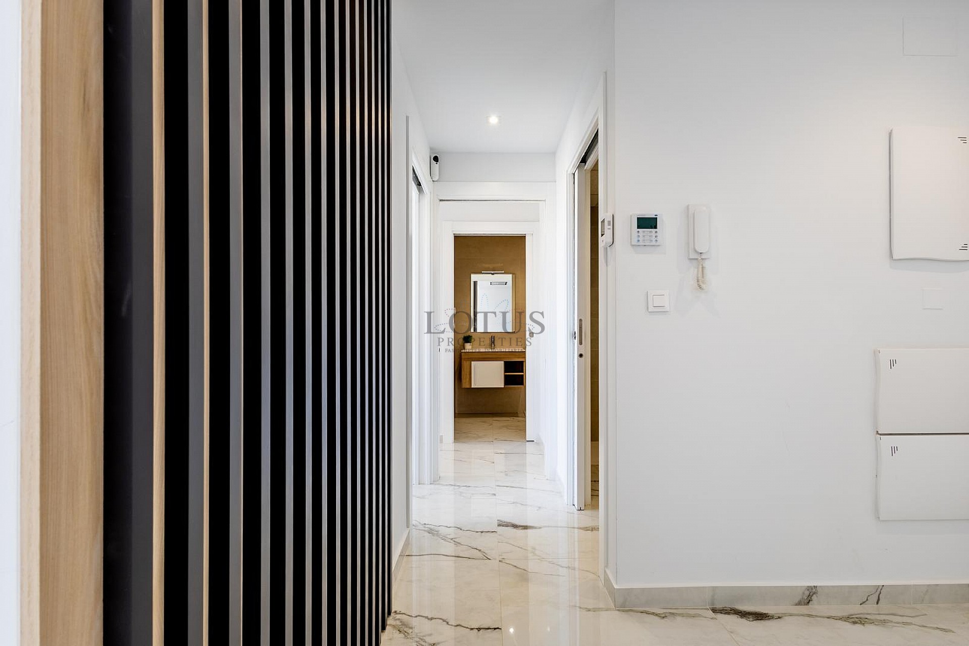 MODERN PENTHOUSE WITH INCREDIBLE SEA VIEW AND LARGE PRIVATE ROOFTOP TERRACE. - Lotus Properties