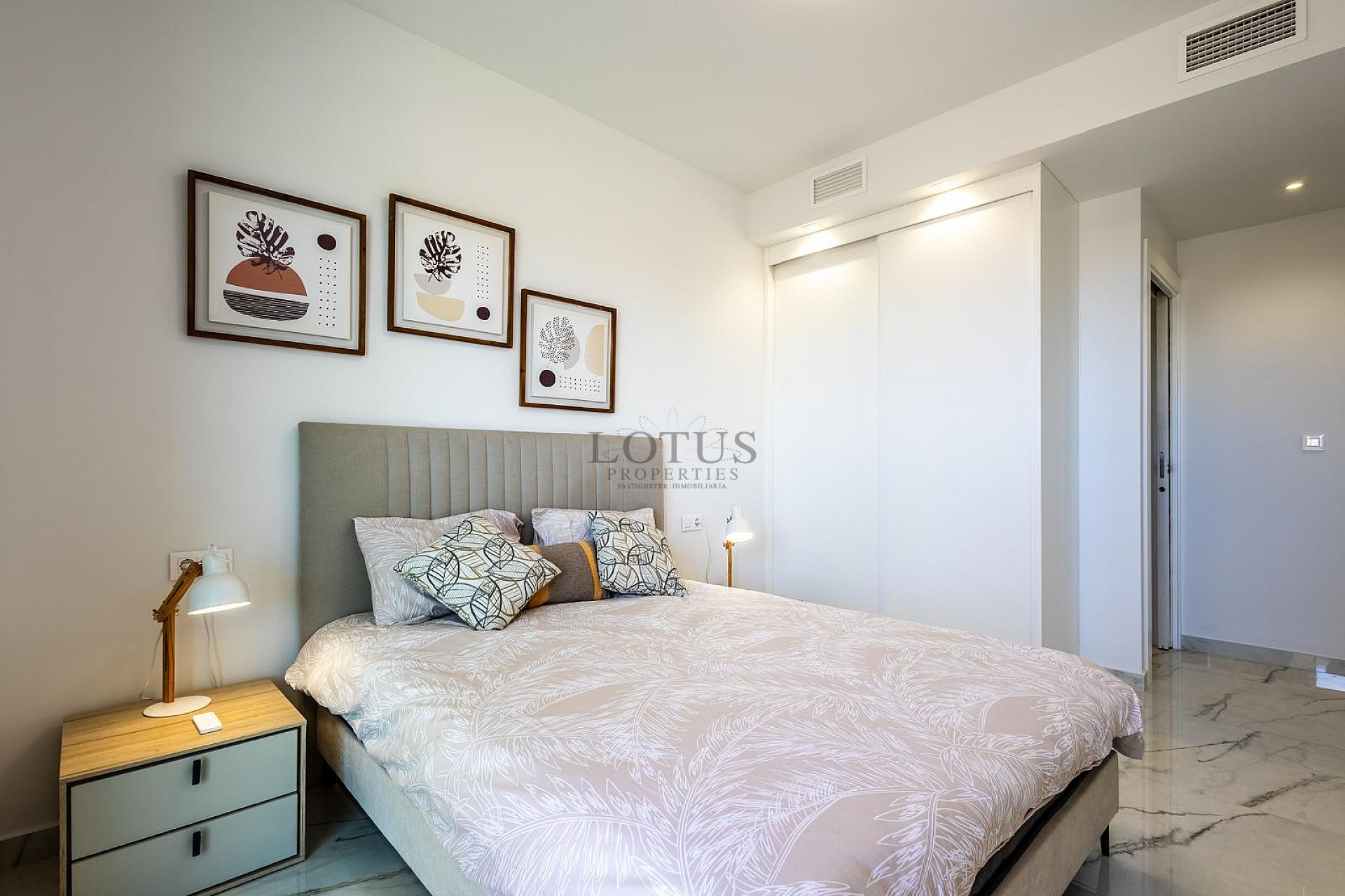 MODERN PENTHOUSE WITH INCREDIBLE SEA VIEW AND LARGE PRIVATE ROOFTOP TERRACE. - Lotus Properties