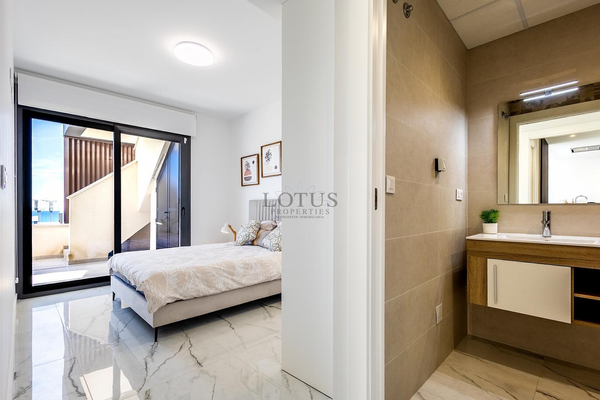 MODERN PENTHOUSE WITH INCREDIBLE SEA VIEW AND LARGE PRIVATE ROOFTOP TERRACE. - Lotus Properties
