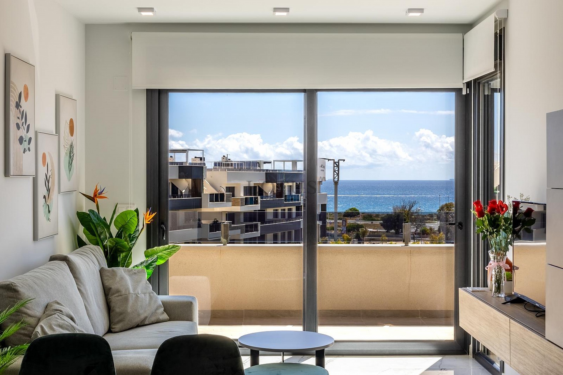 MODERN PENTHOUSE WITH INCREDIBLE SEA VIEW AND LARGE PRIVATE ROOFTOP TERRACE. - Lotus Properties