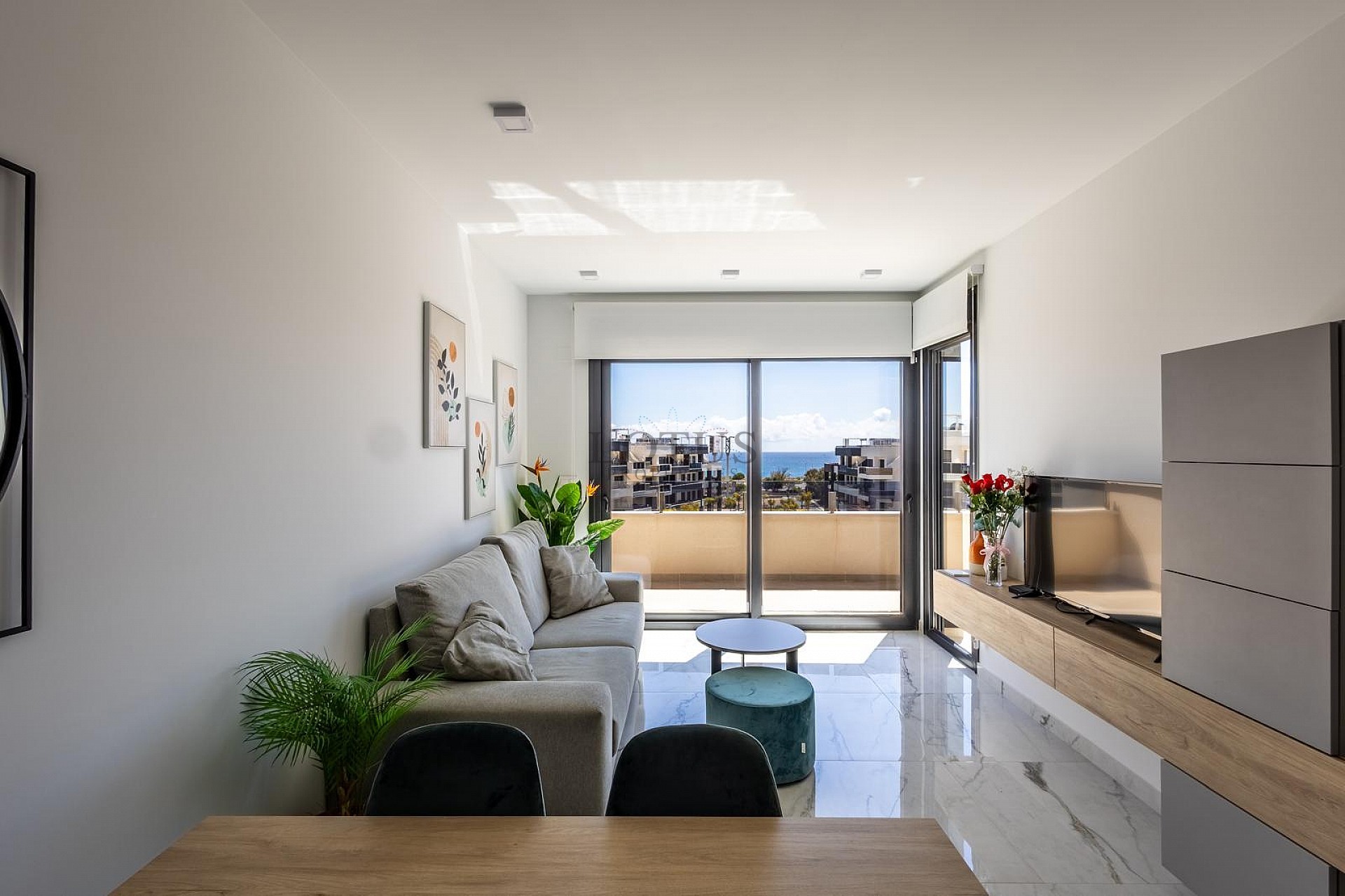 MODERN PENTHOUSE WITH INCREDIBLE SEA VIEW AND LARGE PRIVATE ROOFTOP TERRACE. - Lotus Properties