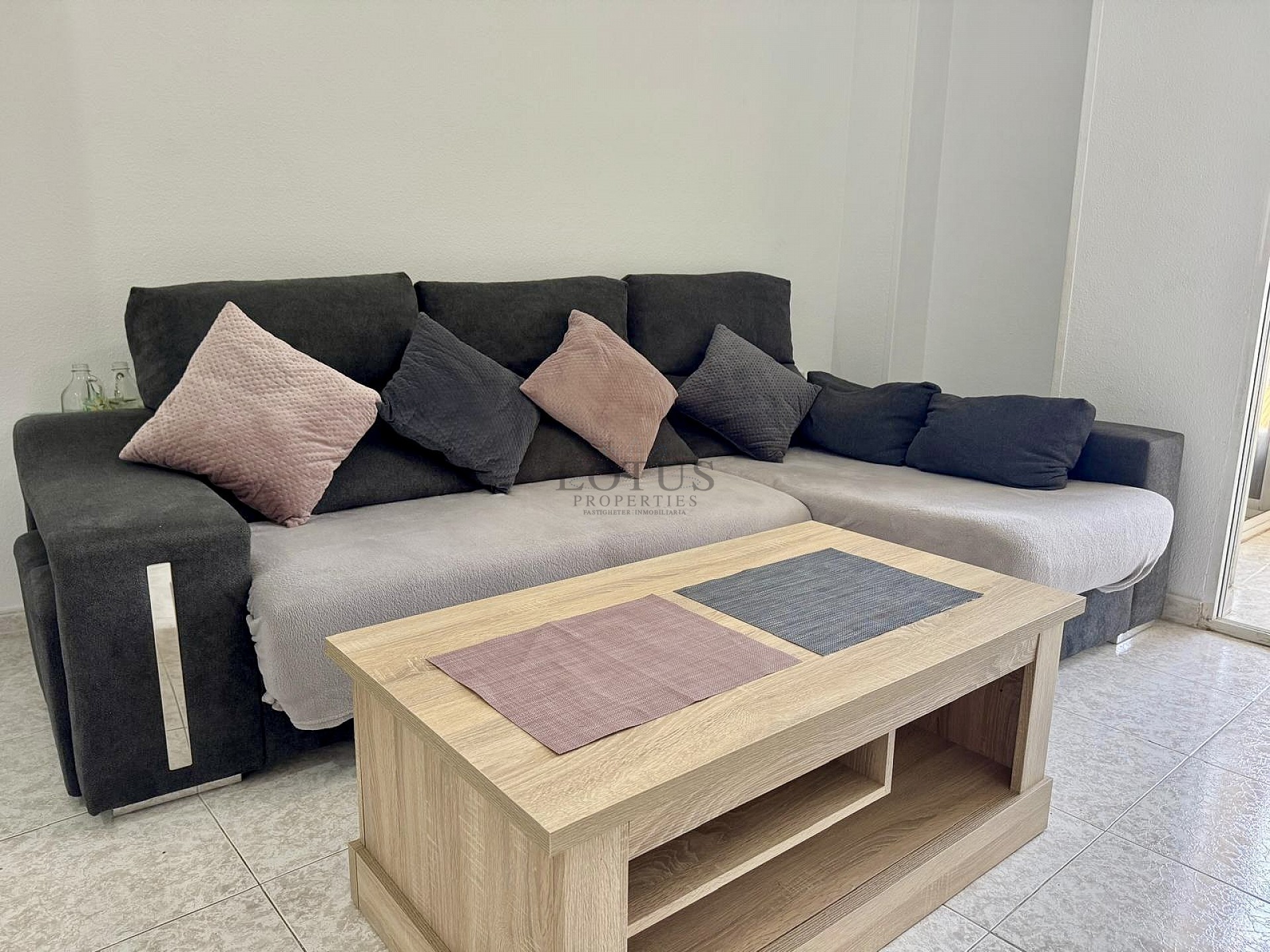 3-BEDROOM APARTMENT 450M FROM PLAYA DEL CURA. - Lotus Properties