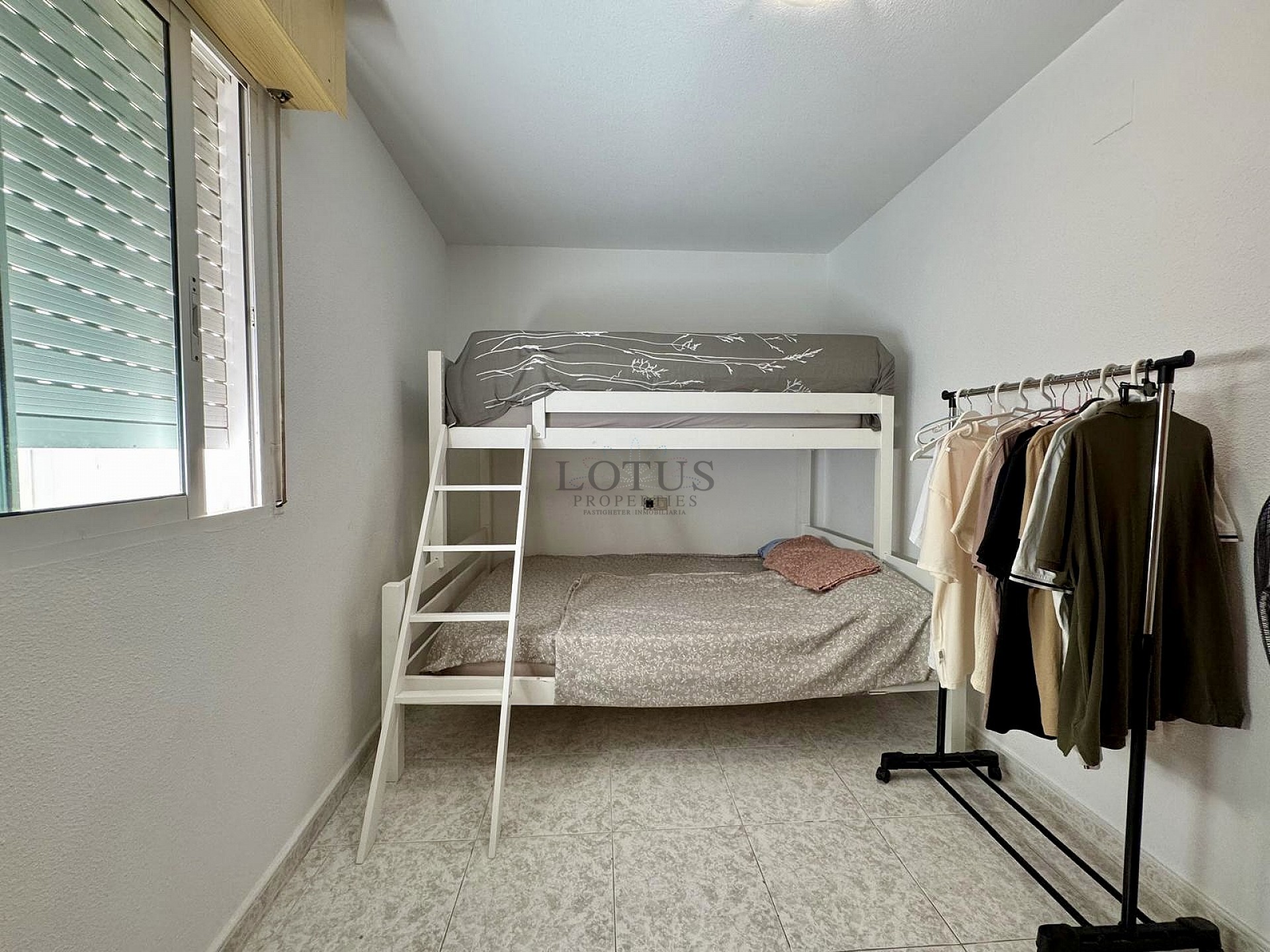 3-BEDROOM APARTMENT 450M FROM PLAYA DEL CURA. - Lotus Properties