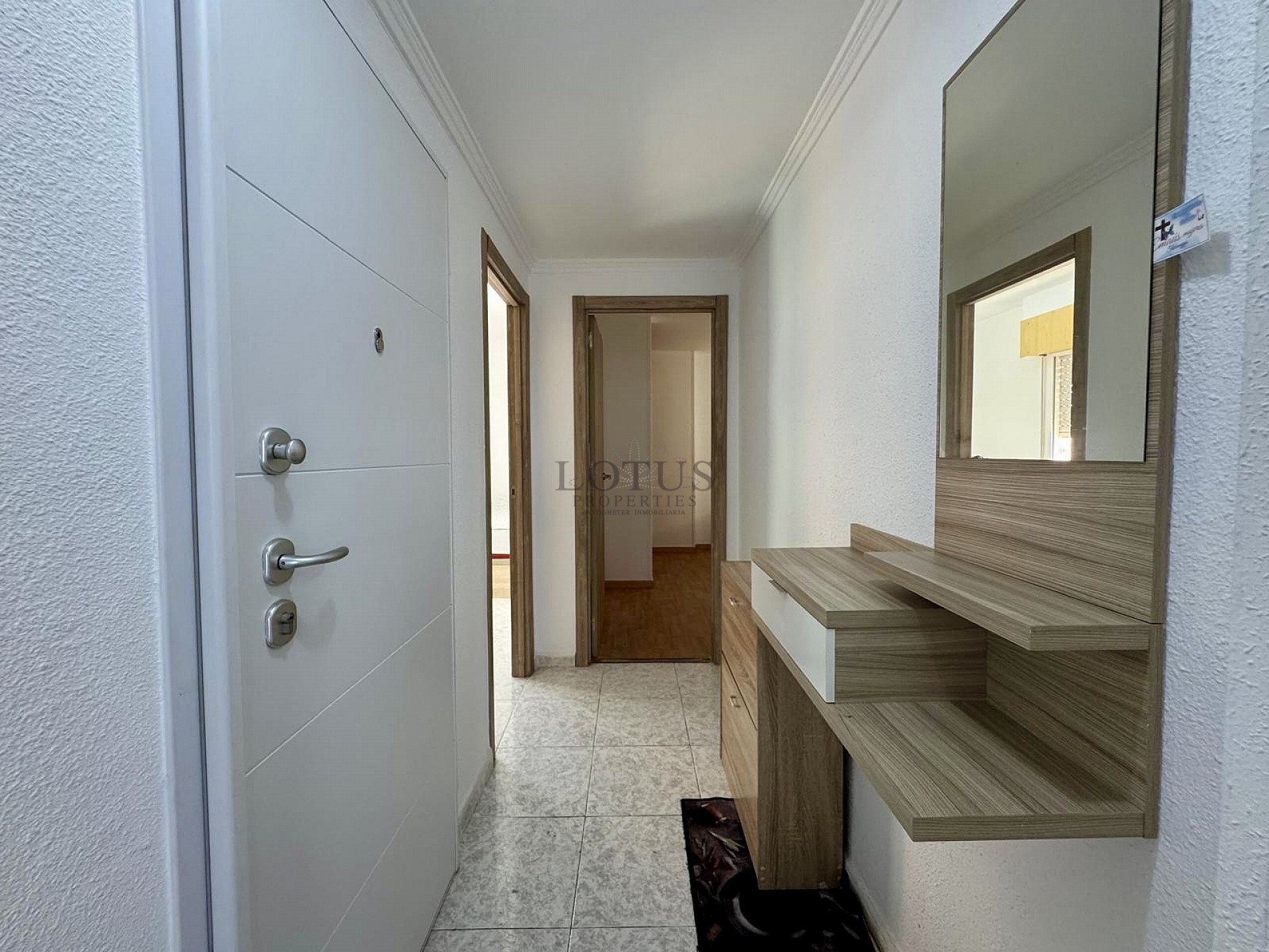 3-BEDROOM APARTMENT 450M FROM PLAYA DEL CURA. - Lotus Properties
