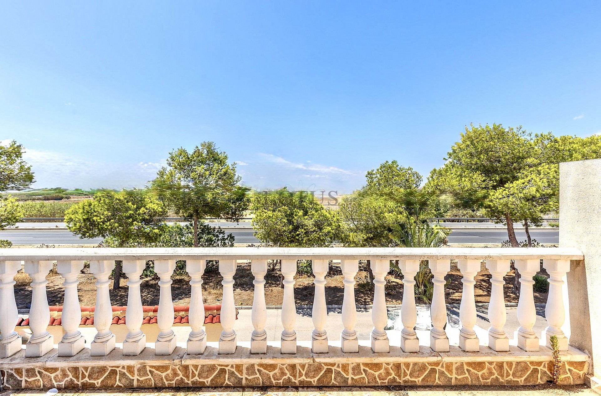 Seaside Townhouse in scenic Guardamar - Lotus Properties