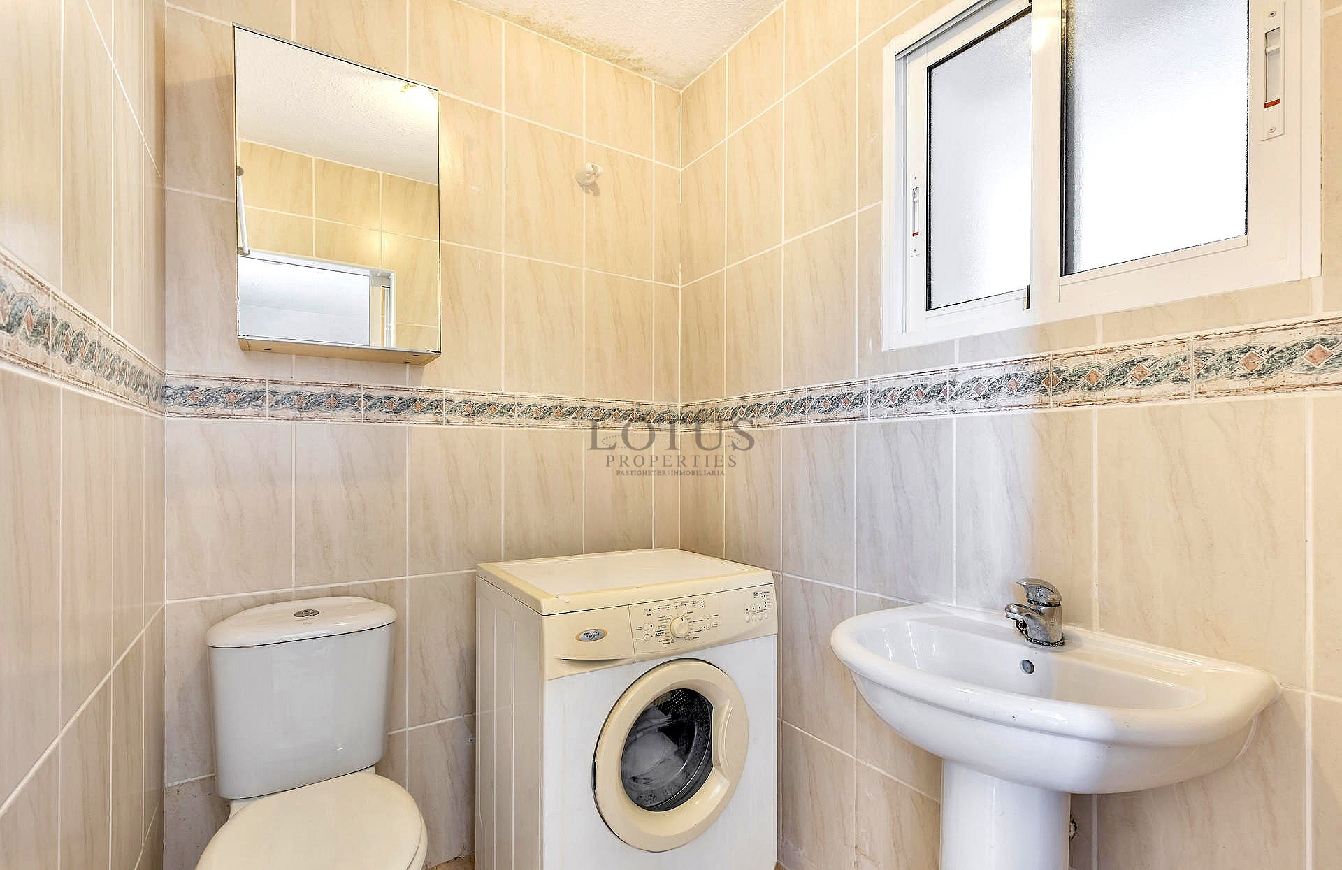 Seaside Townhouse in scenic Guardamar - Lotus Properties