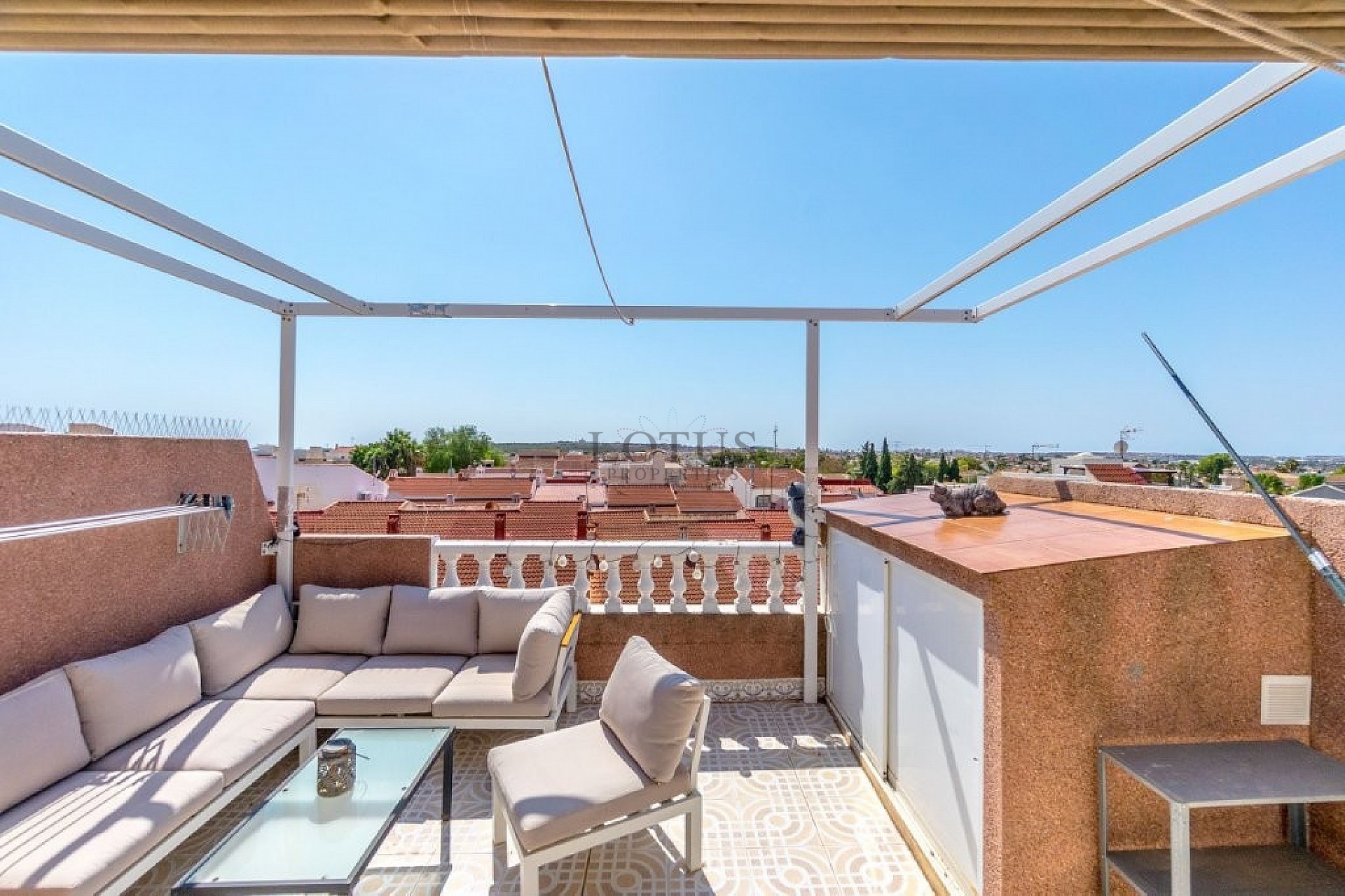 Superleuke tussenwoning met 3 slaapkamers en diverse terrassen - Lotus Properties