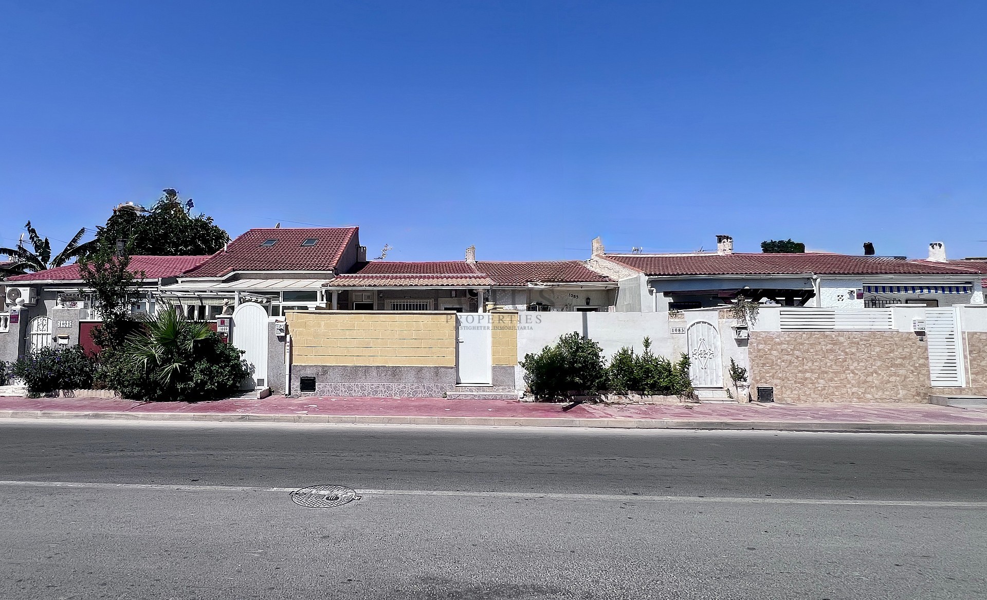 Nyrenoverad enplans radhus i Torreta - Lotus Properties