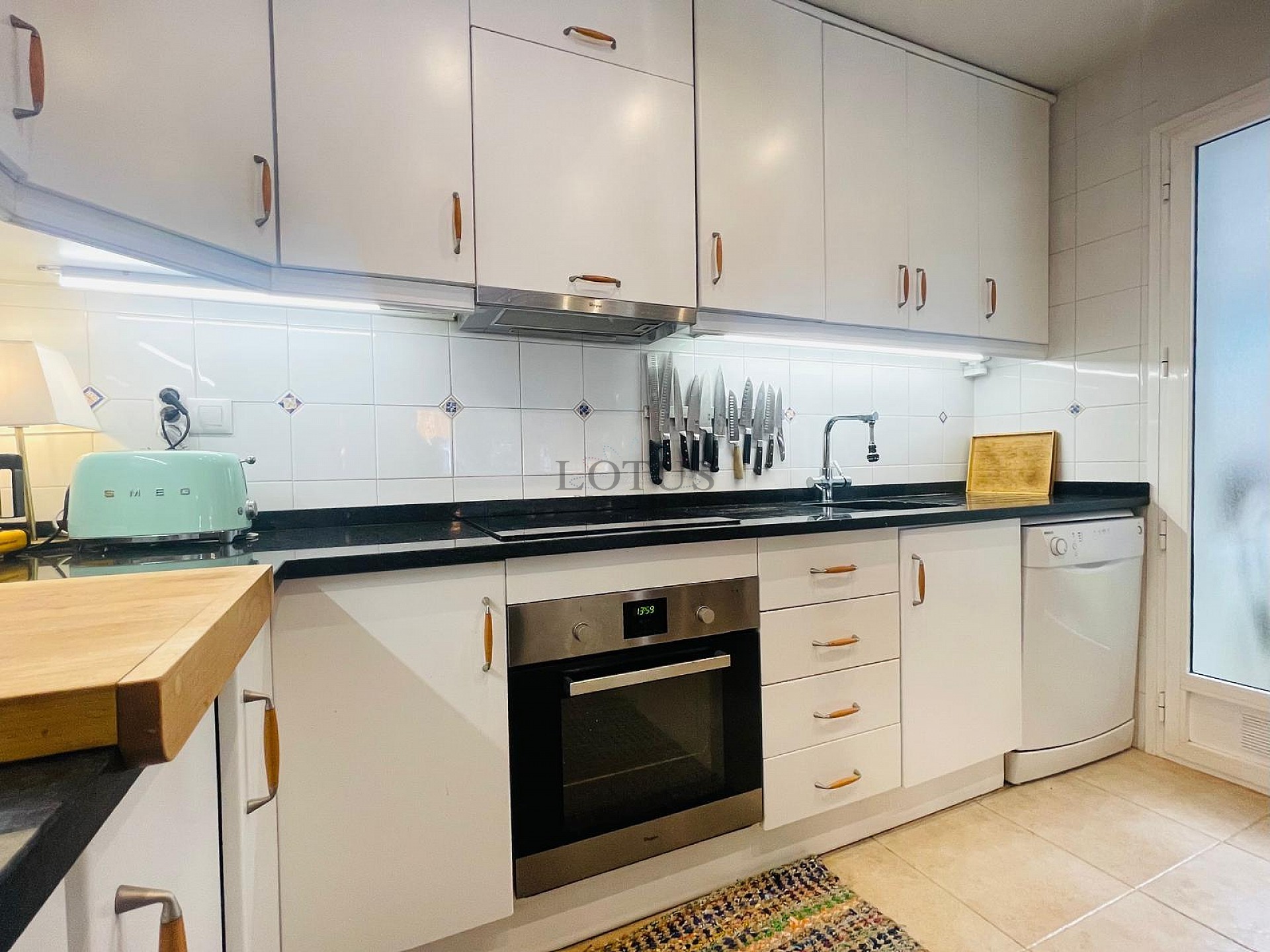 Super lindo piso bajo en el suroeste en Altos de la Bahía III - Lotus Properties