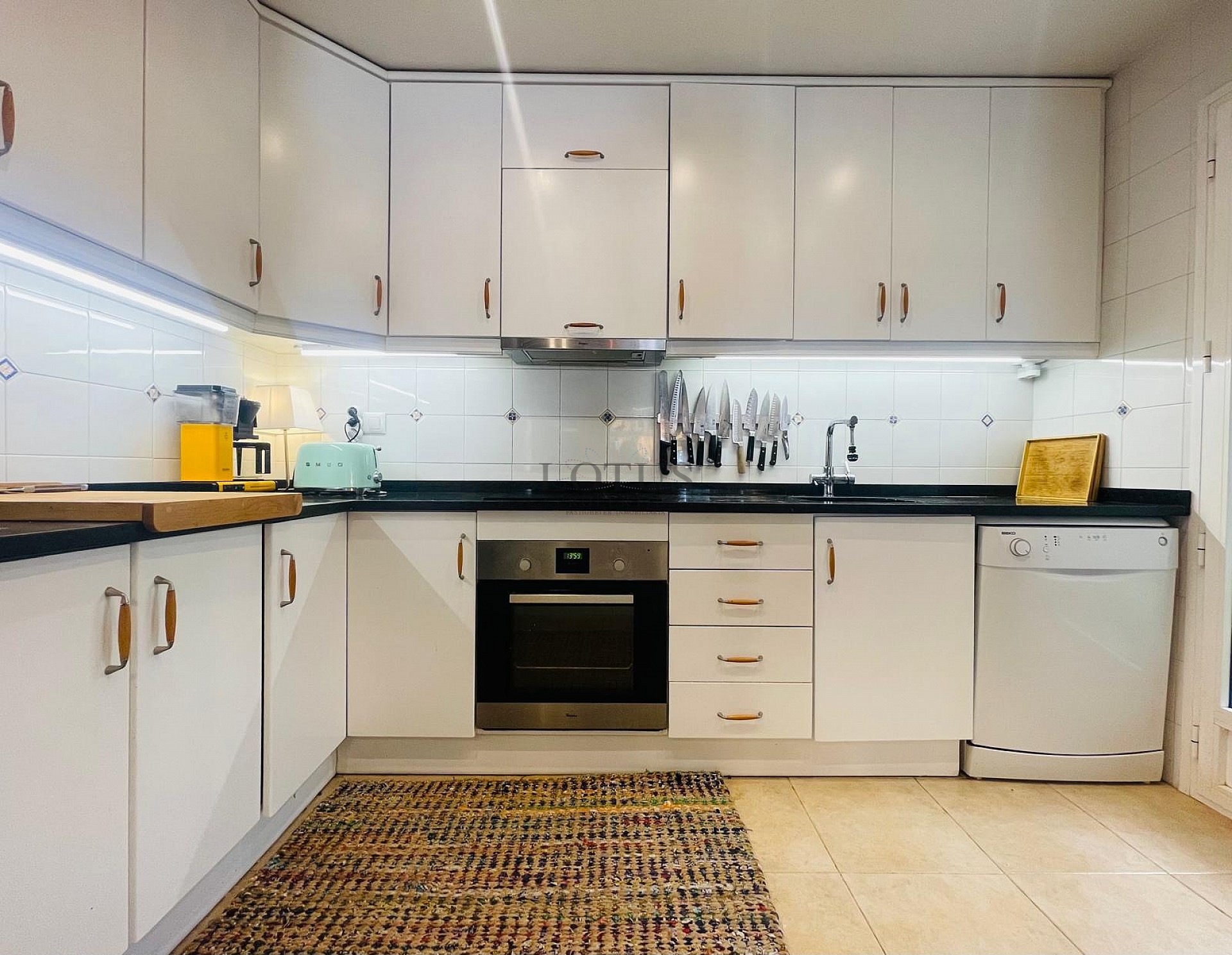 Super lindo piso bajo en el suroeste en Altos de la Bahía III - Lotus Properties