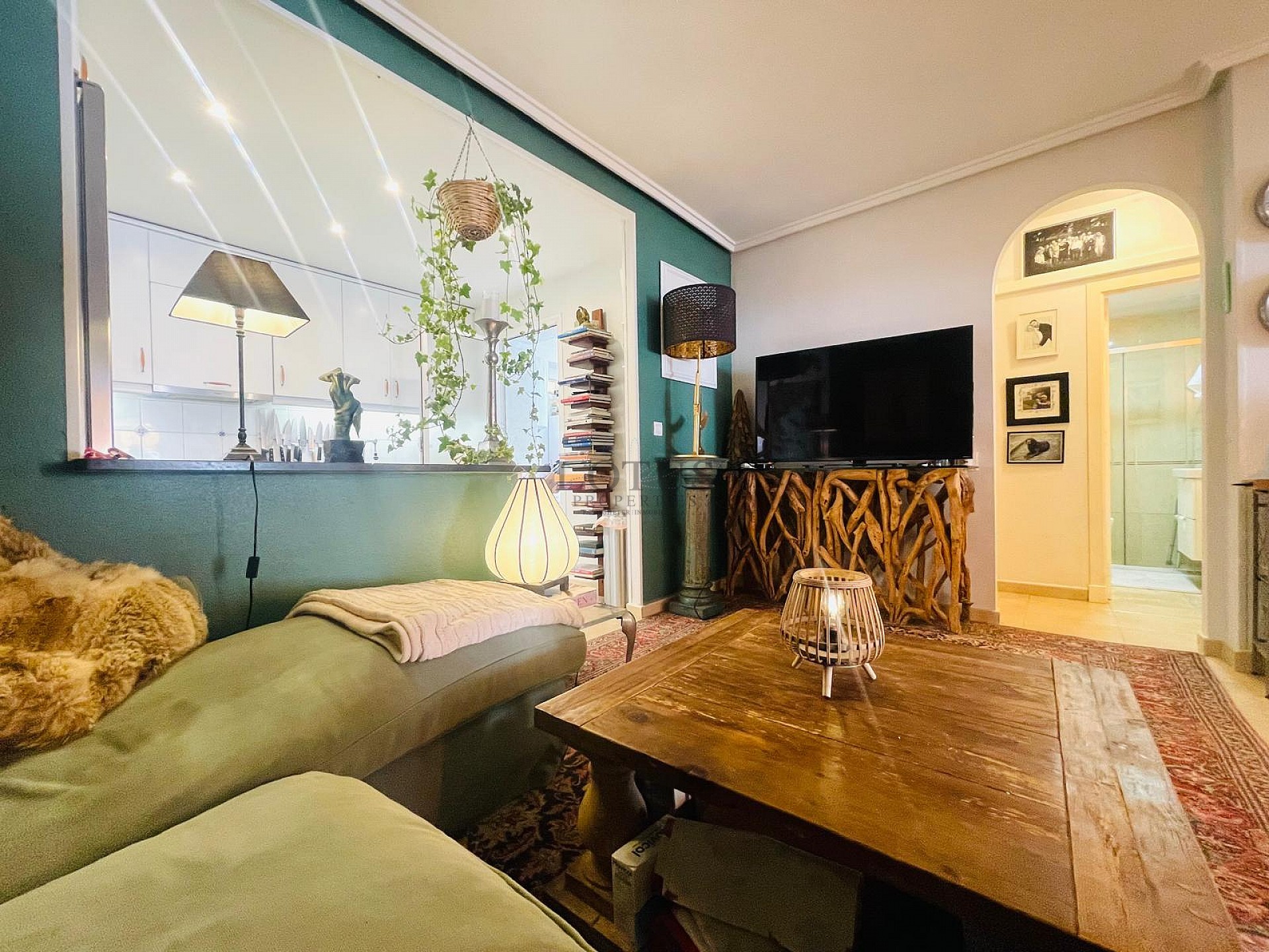 Super lindo piso bajo en el suroeste en Altos de la Bahía III - Lotus Properties