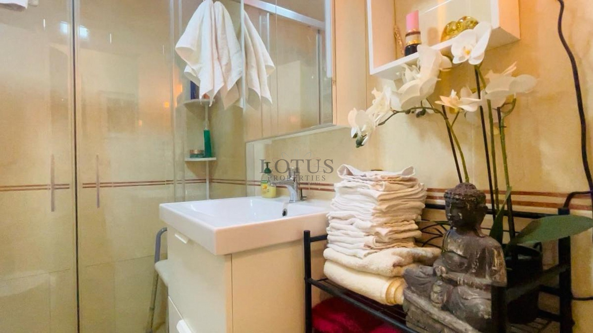 Super lindo piso bajo en el suroeste en Altos de la Bahía III - Lotus Properties