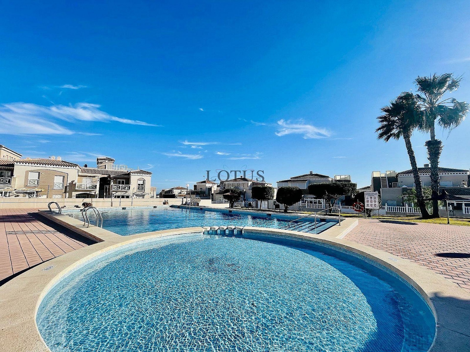 Super lindo piso bajo en el suroeste en Altos de la Bahía III - Lotus Properties