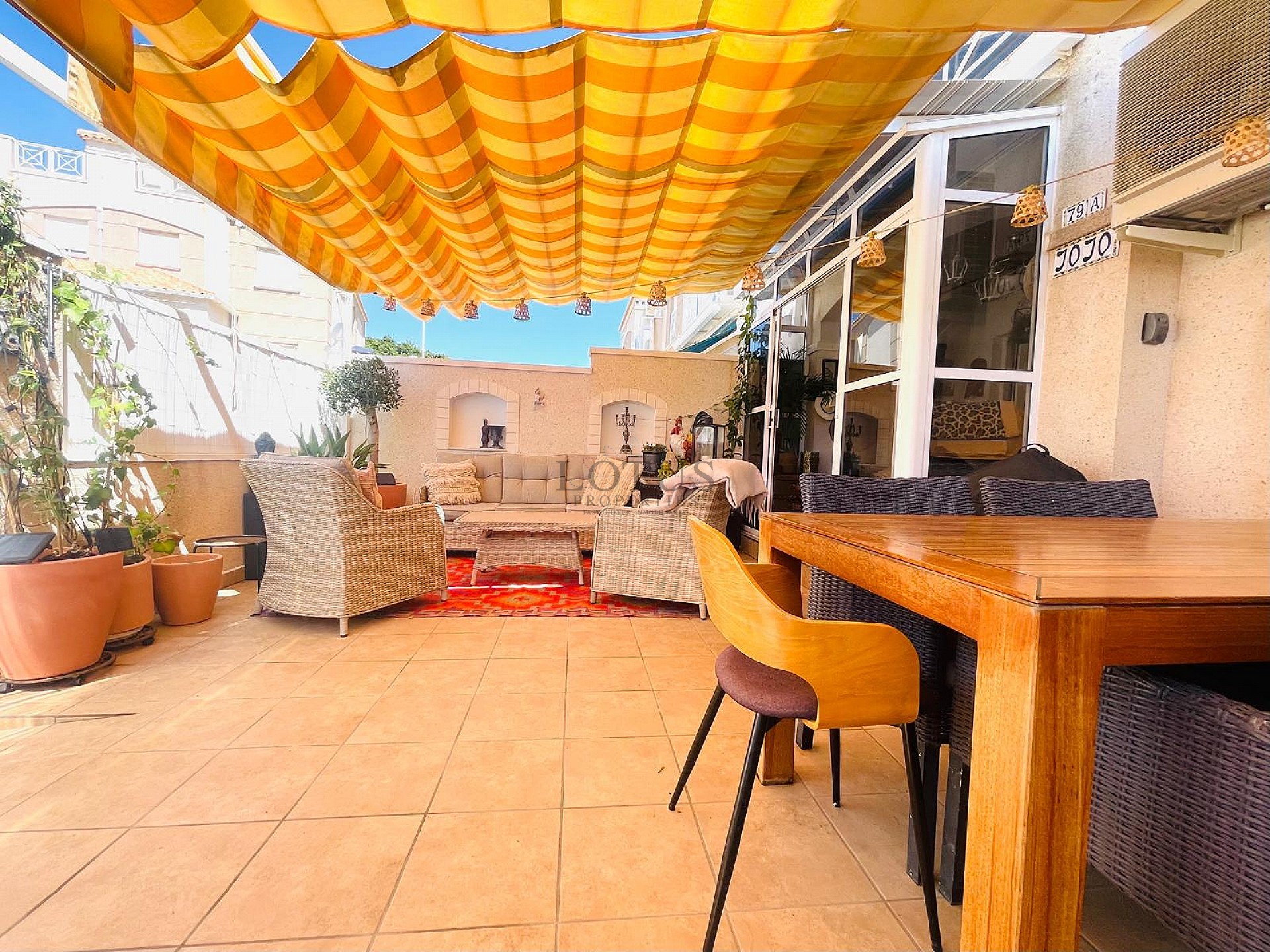 Super lindo piso bajo en el suroeste en Altos de la Bahía III - Lotus Properties